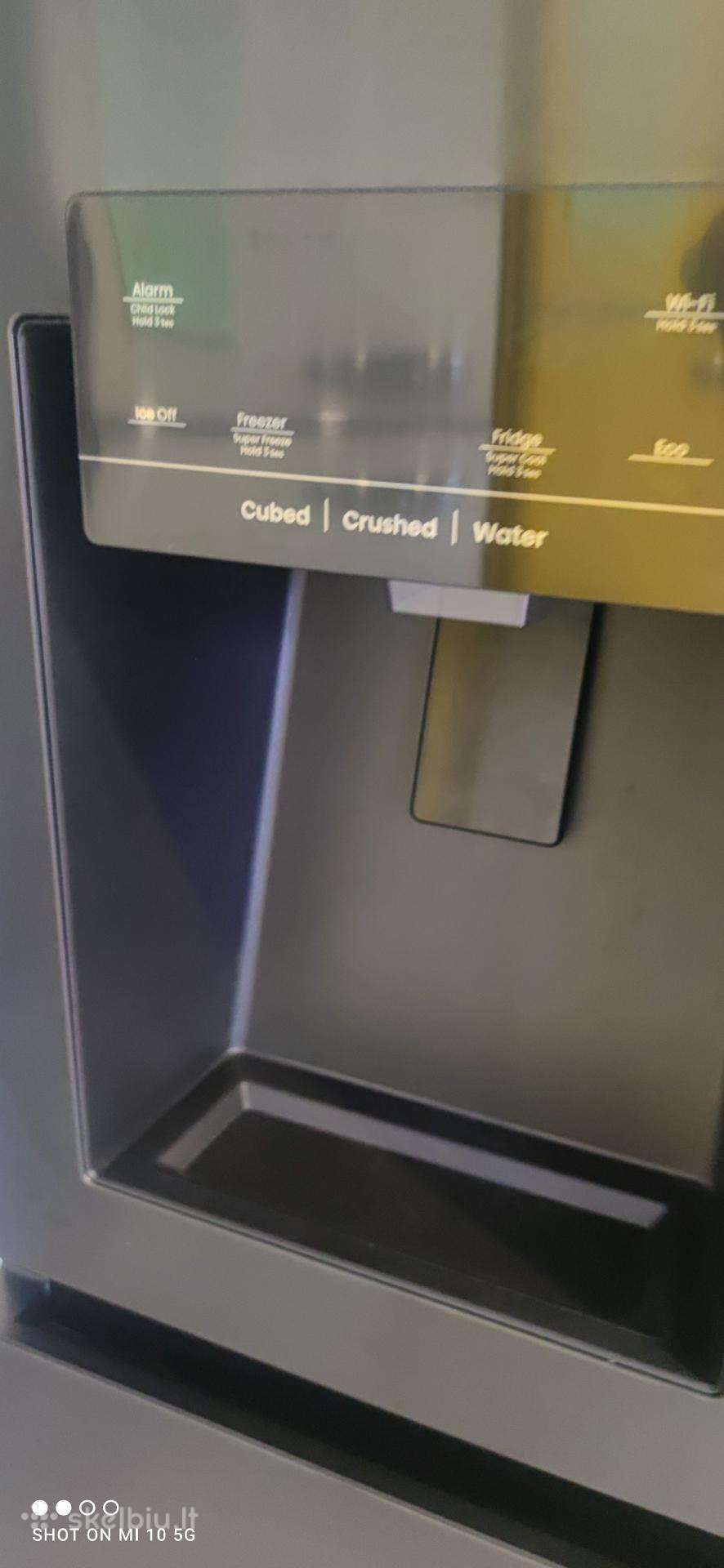 Parduodu dvidurį šaldytuvą Hisense