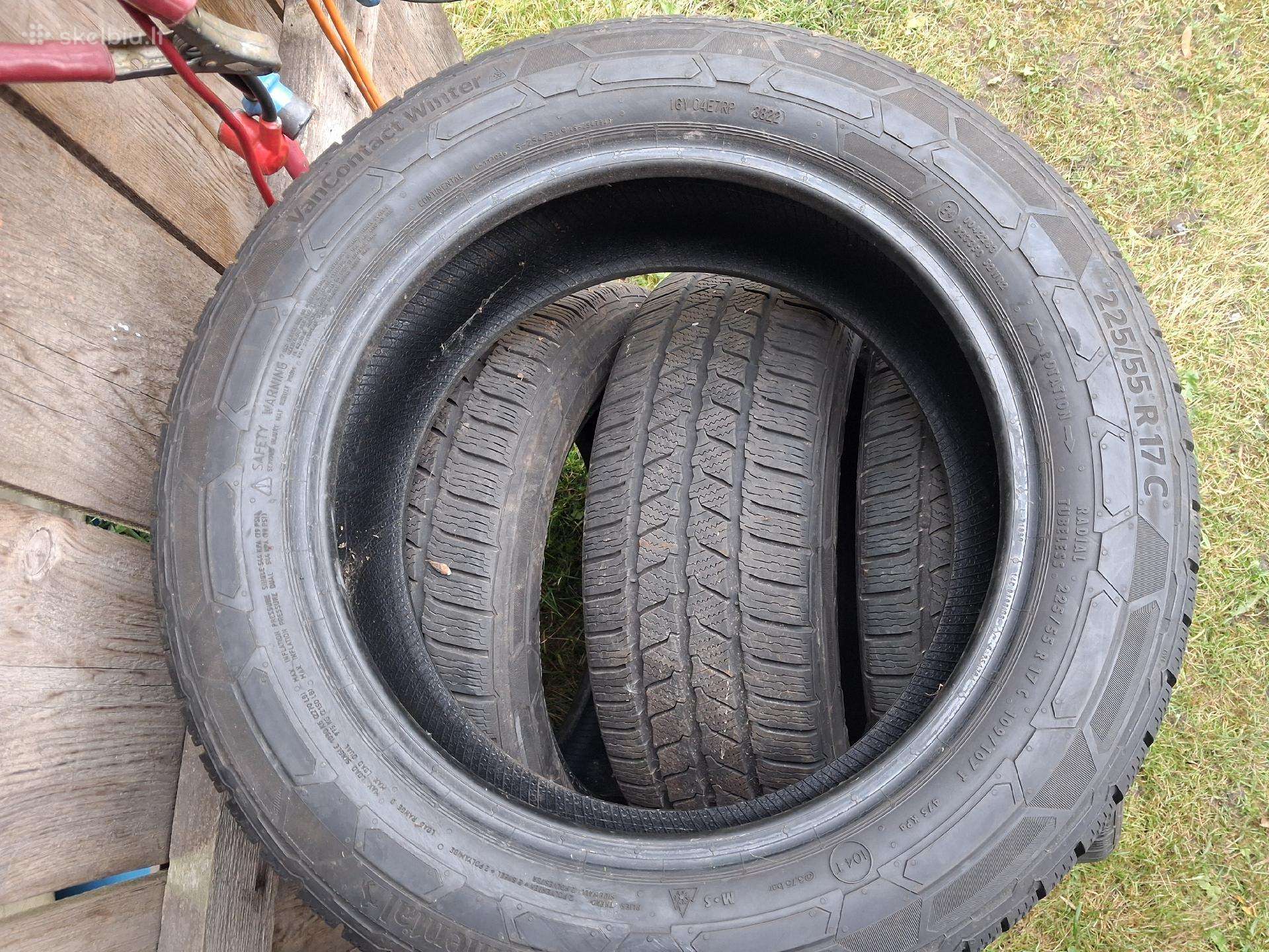 Padangos 225/55r17c