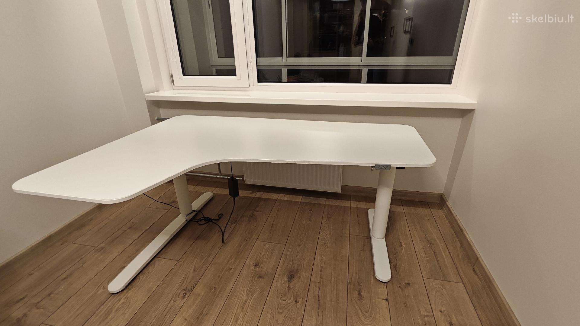 Keičiamo aukščio Ikea Bekant stalas