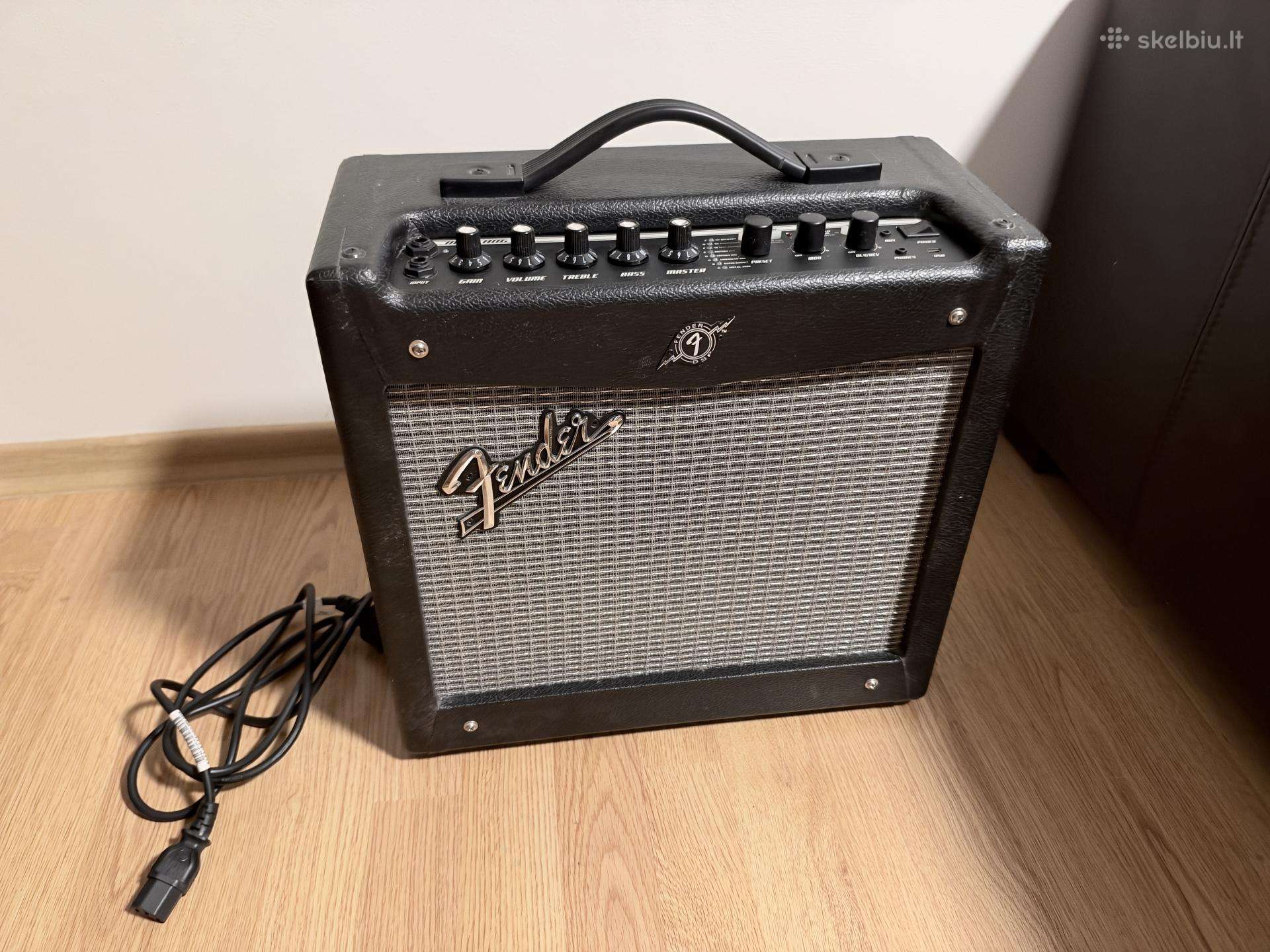 Fender Mustang I V.2 (Kaip naujas)