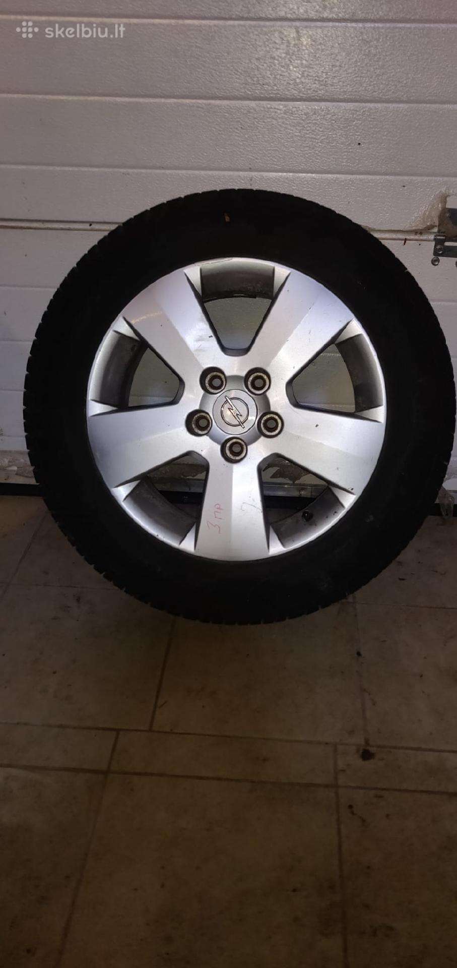 Auto žieminiai ratai