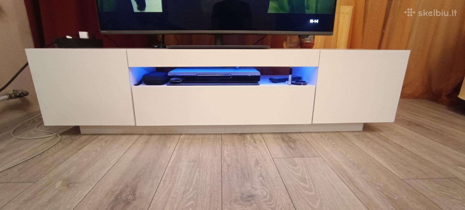 TV stalas su LED apšvietimu
