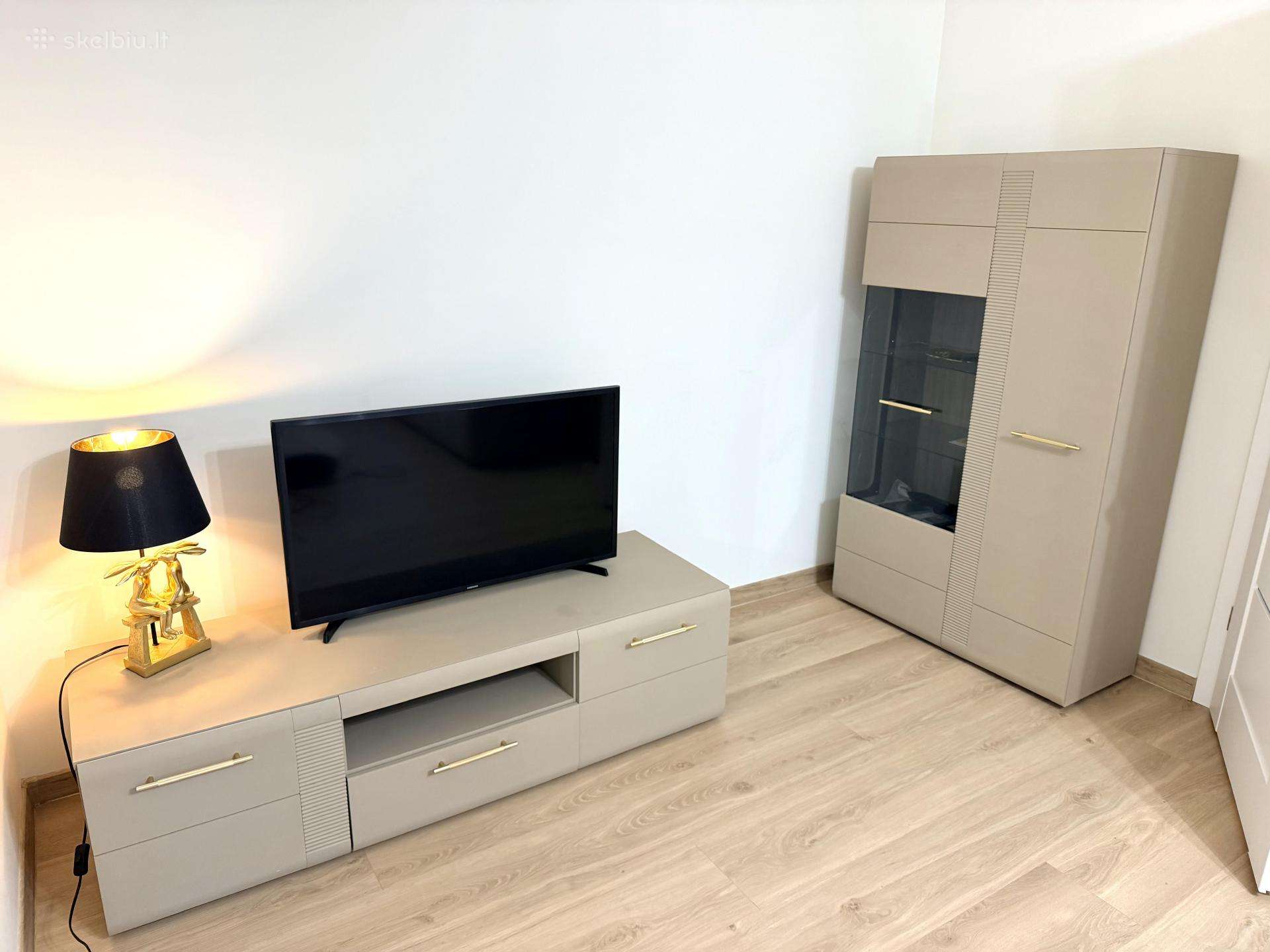 Indaujos Ir TV Spintelės Komplektas – 100 €