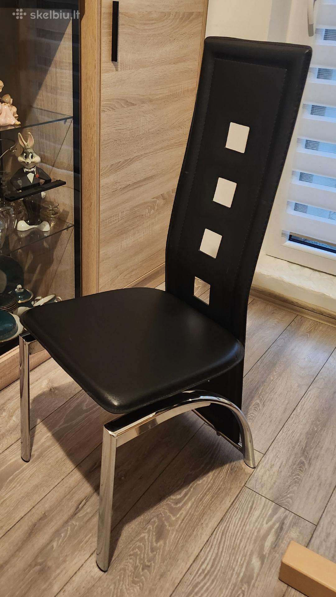 Keturios kėdės po 9€