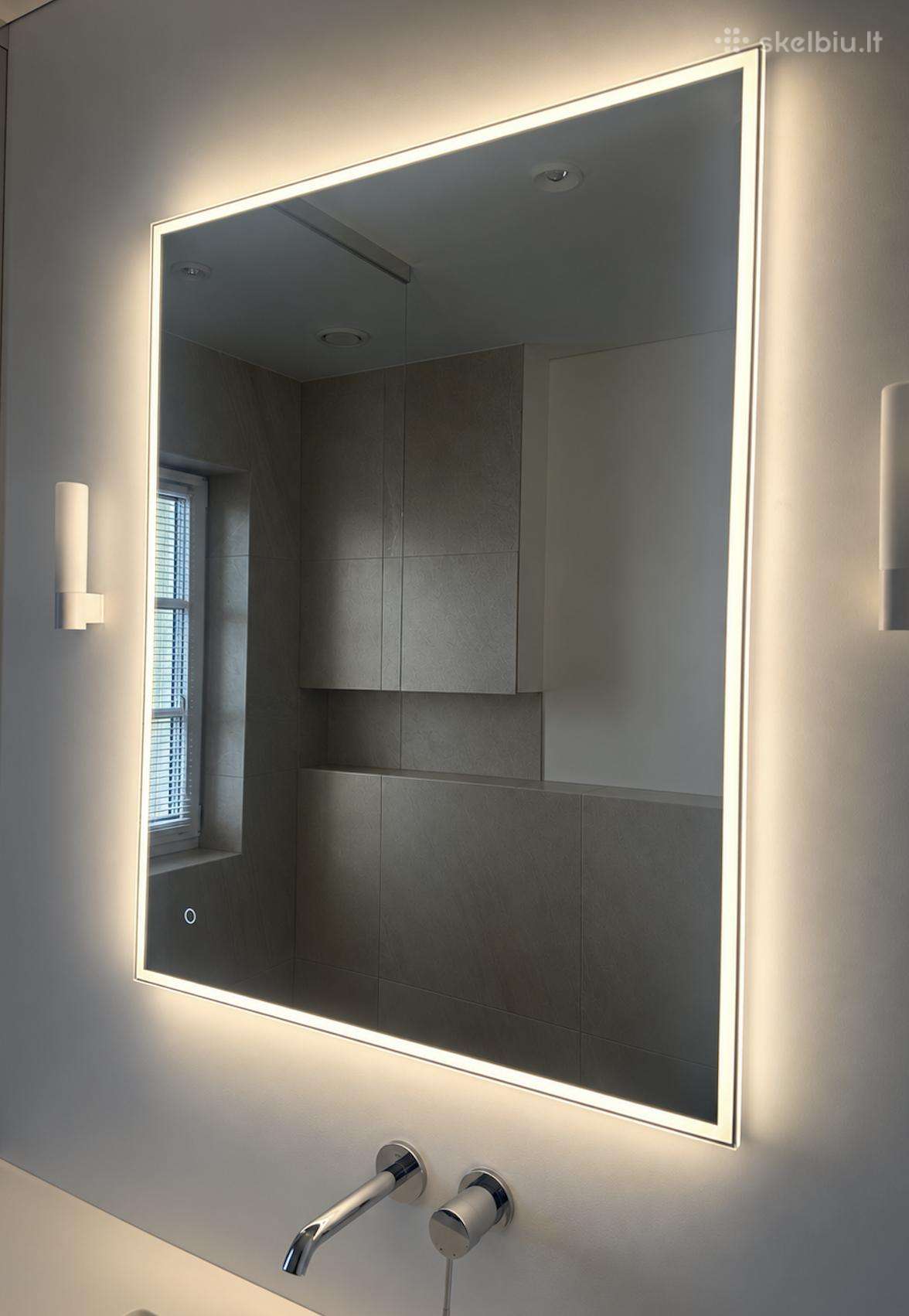Nenaudotas LED veidrodis 1000x800 mm