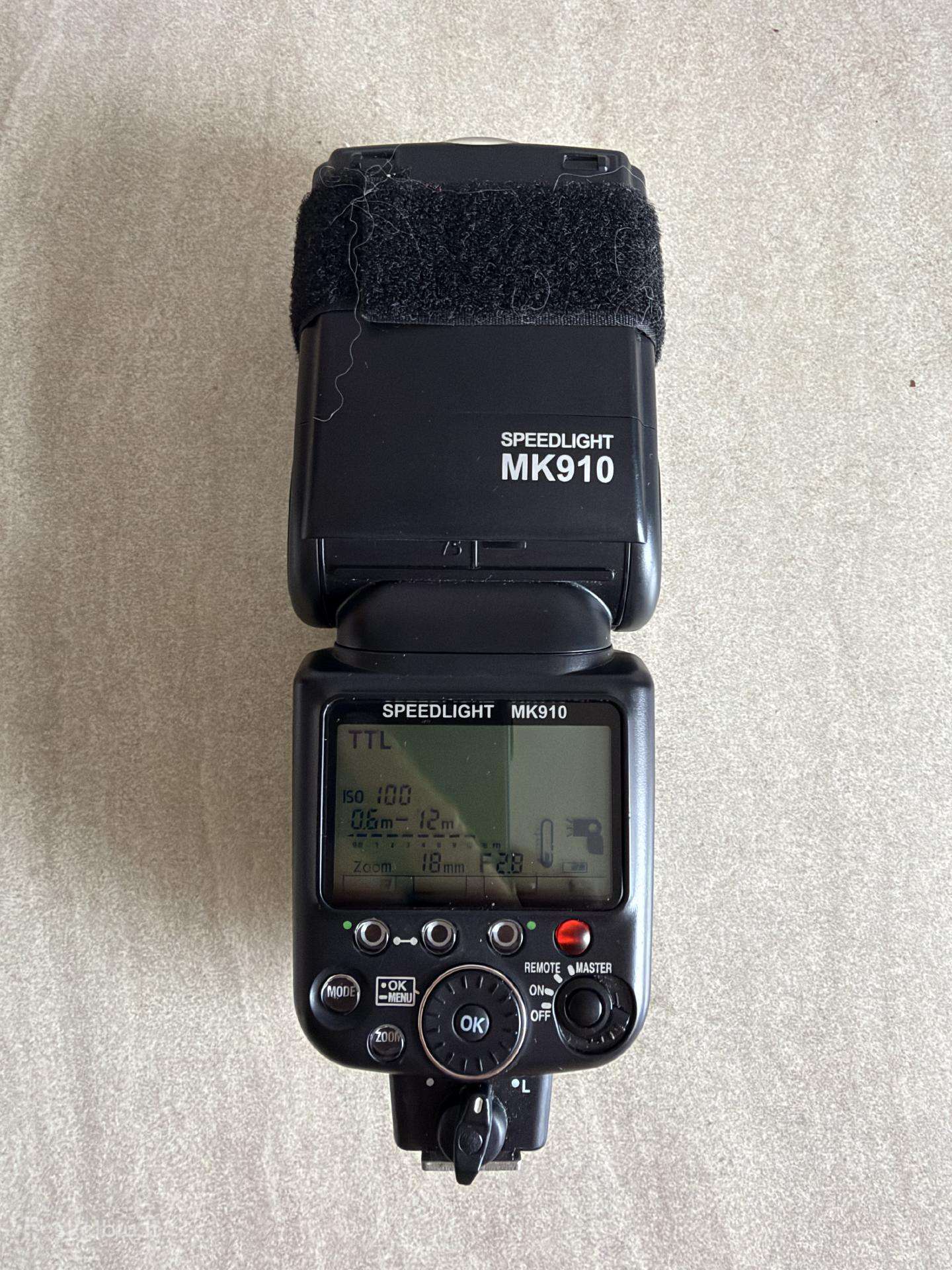Meike Speedlight Mk910