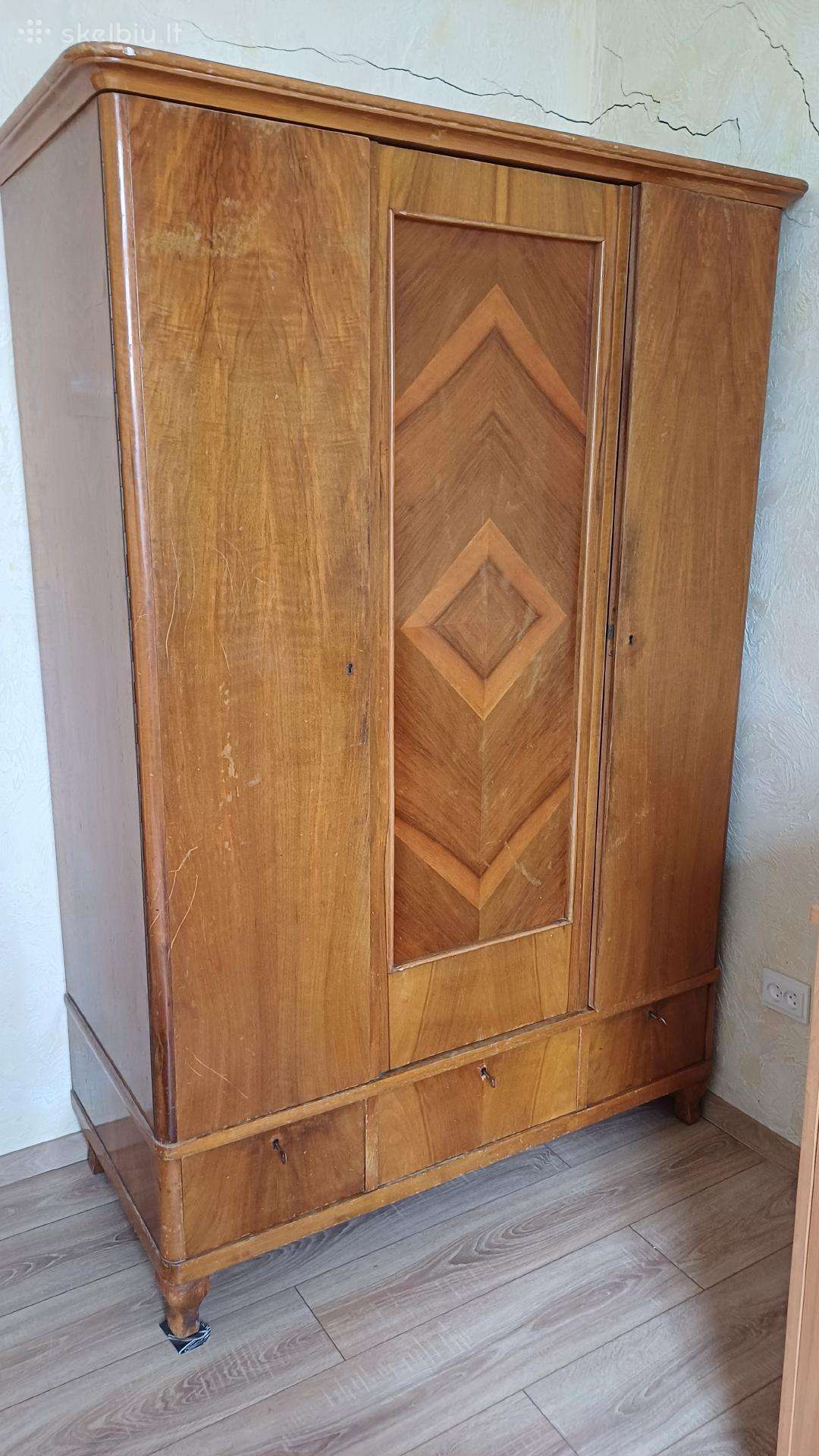 Retro ąžuolo faneruotės spinta