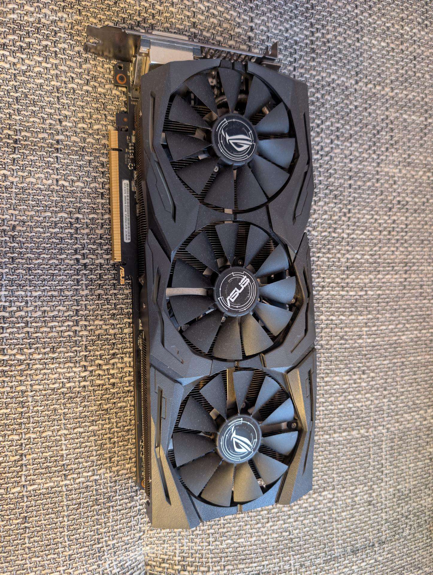 Parduodu Asus Strix Gtx 1070 8gb vaizdo plokštę