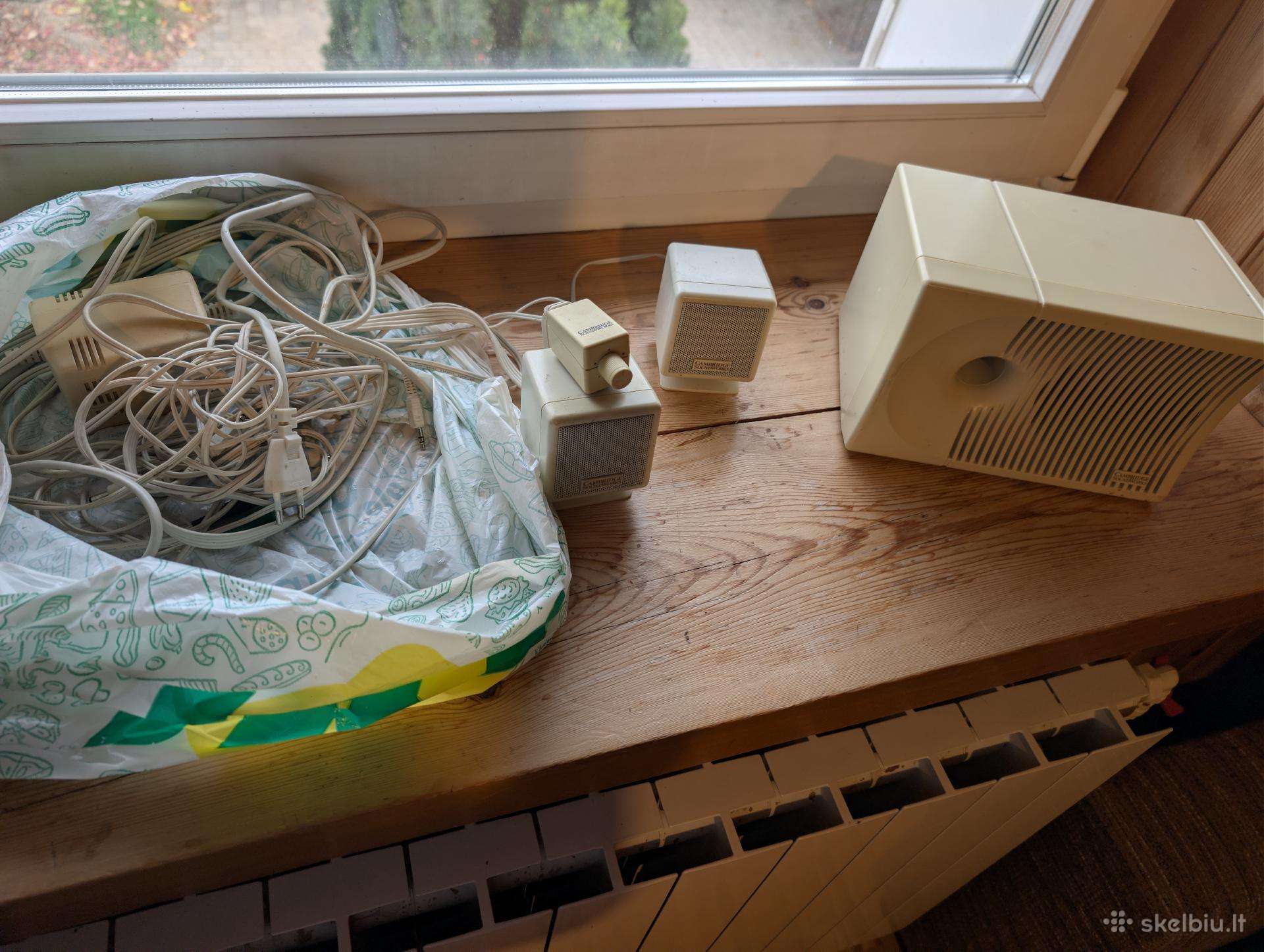 Atiduodu/mainau Cambridge Soundworks kolonėles