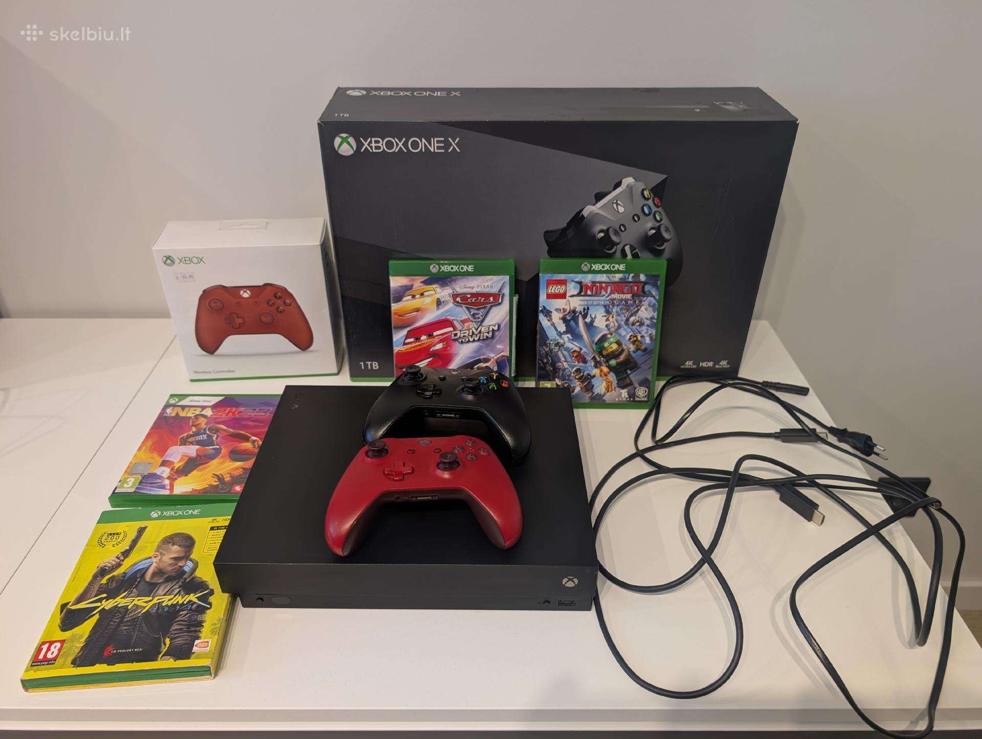 Puikios bukles Xbox One X, 2 pulteliai 4 zaidimai