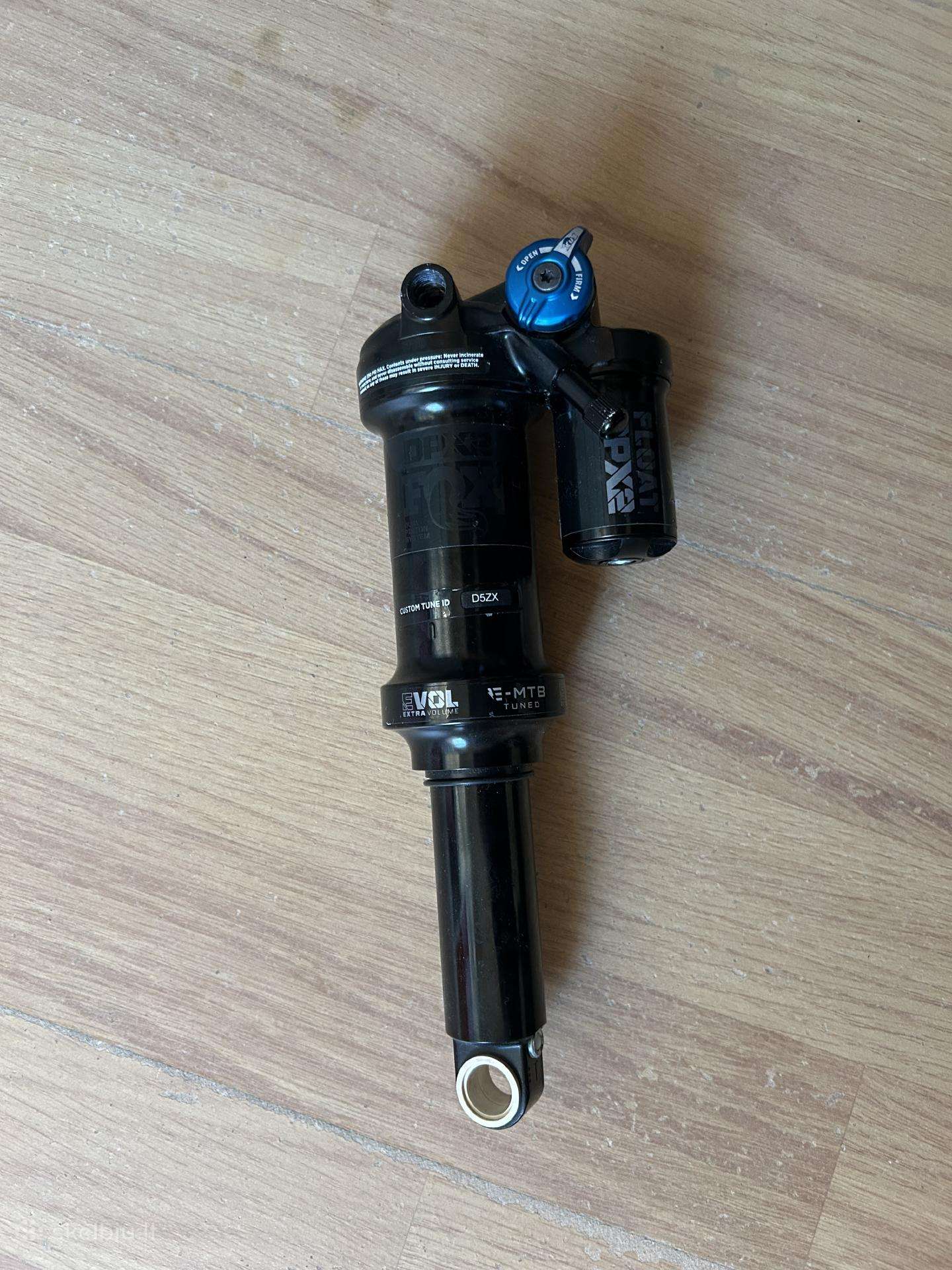Galinis amortizatorius : fox float Dpx2