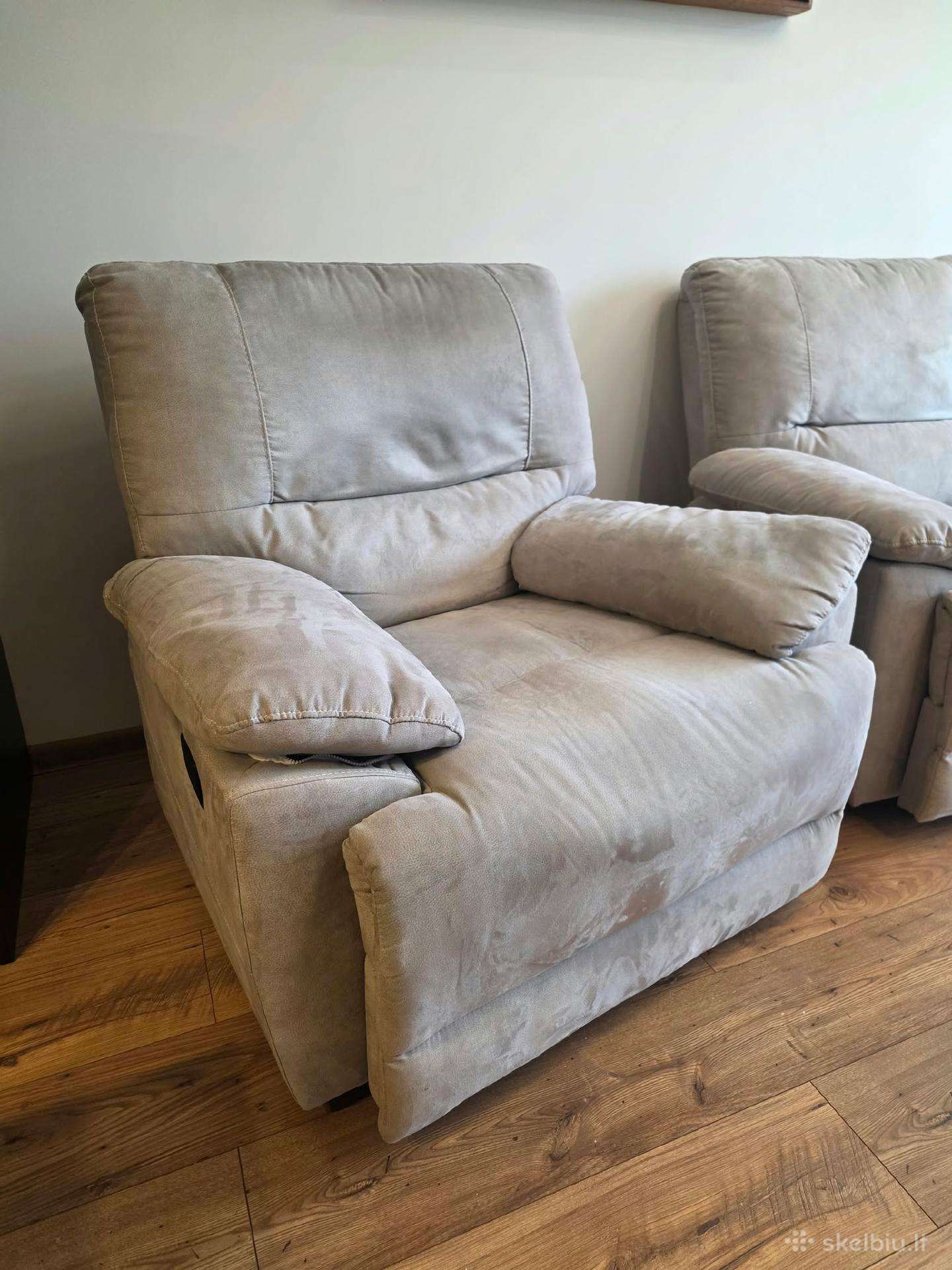 Fotelis su relax (reglainerio) funkcija