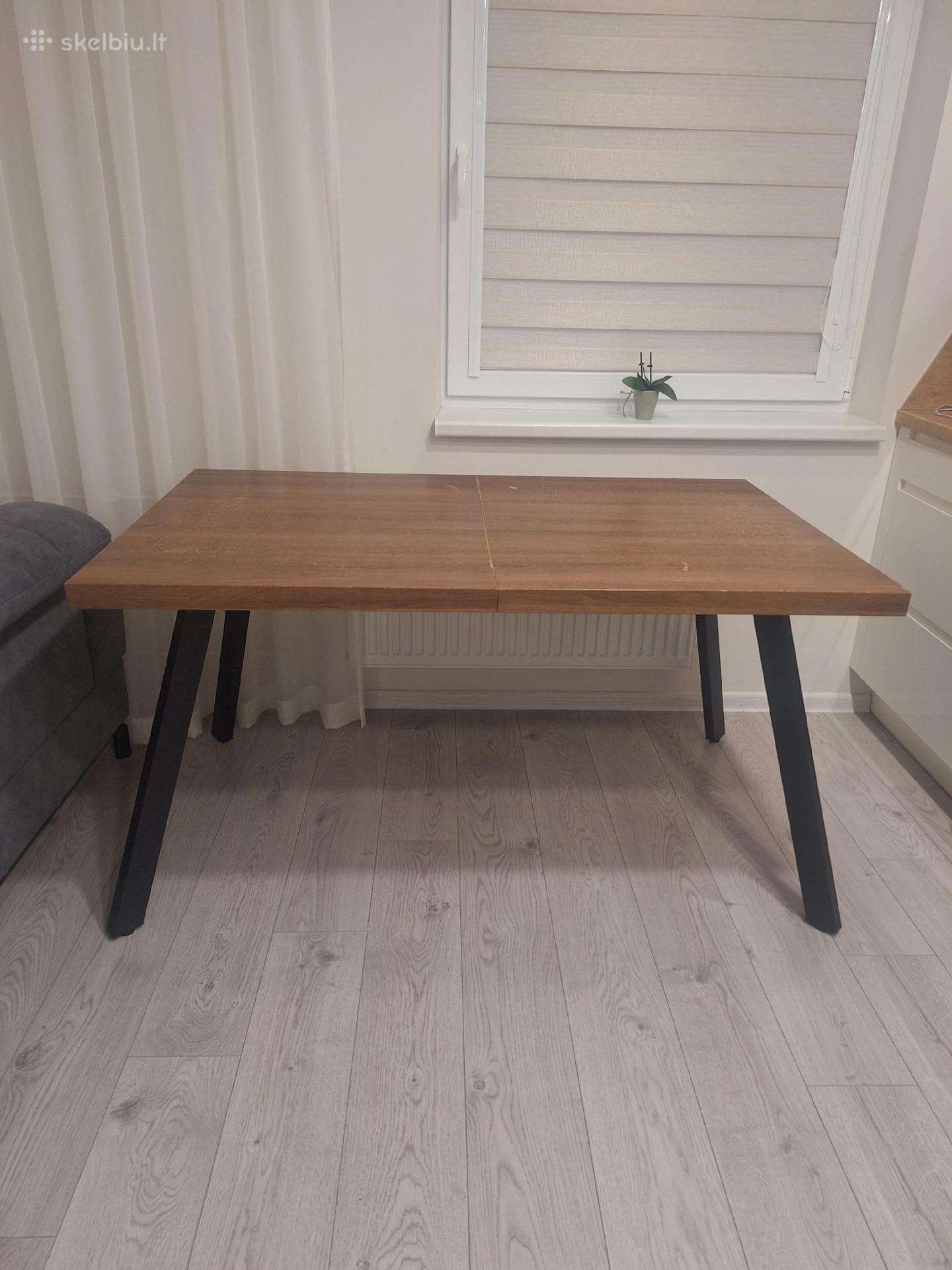 Stačiakampis išskleidžiamas stalas 140-180x85 cm