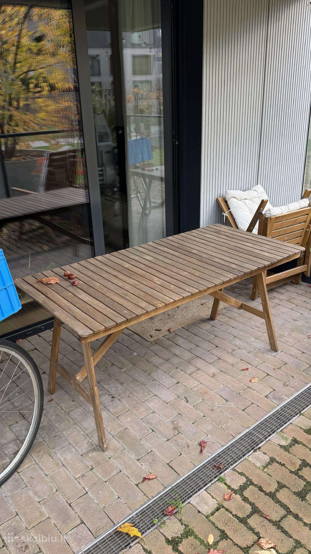 Ikea sodo stalas