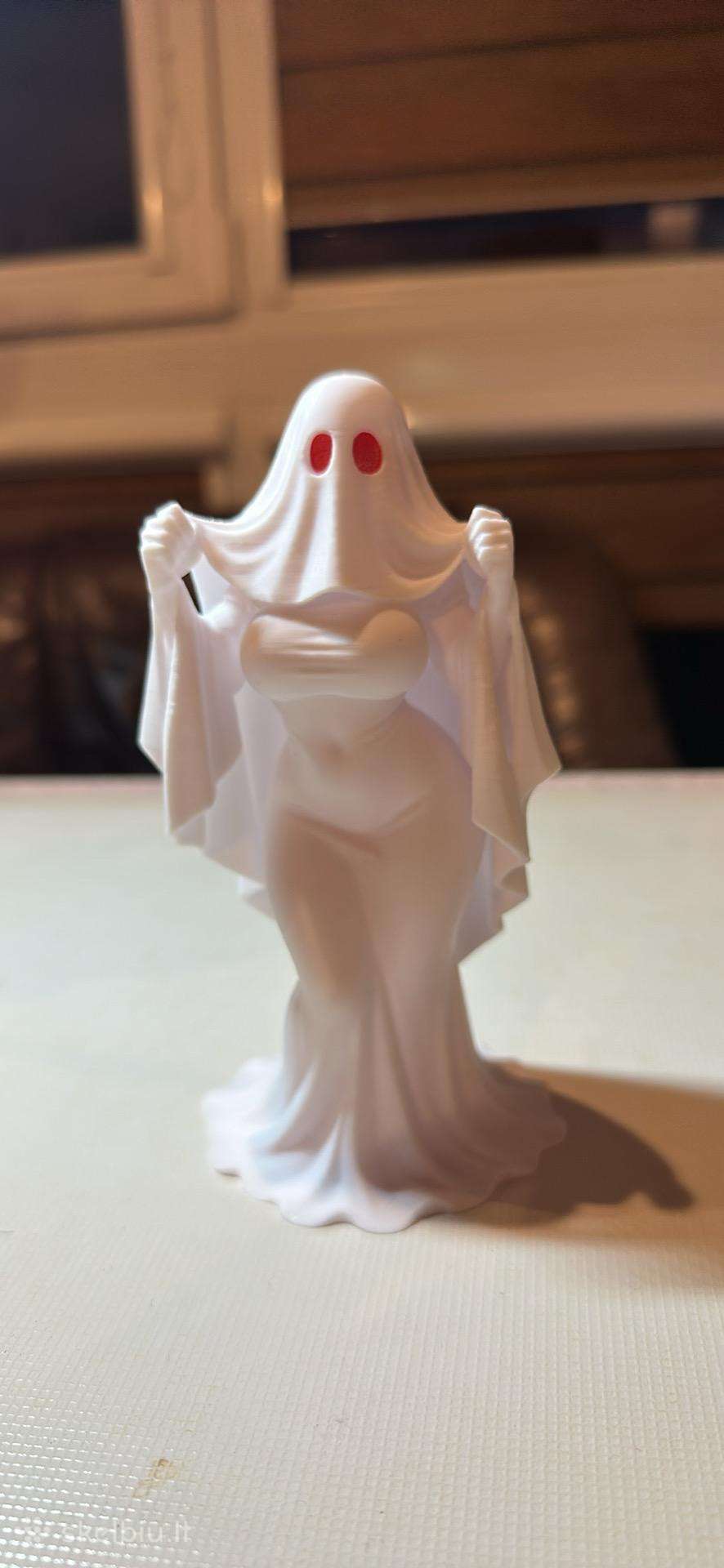 Women Ghost statulėlė