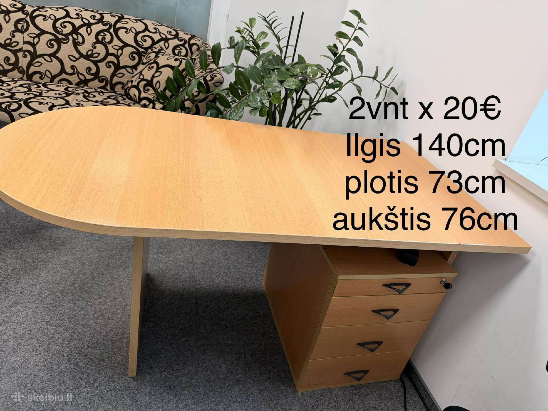 Parduodami biuro stalai , akustinės sienelės