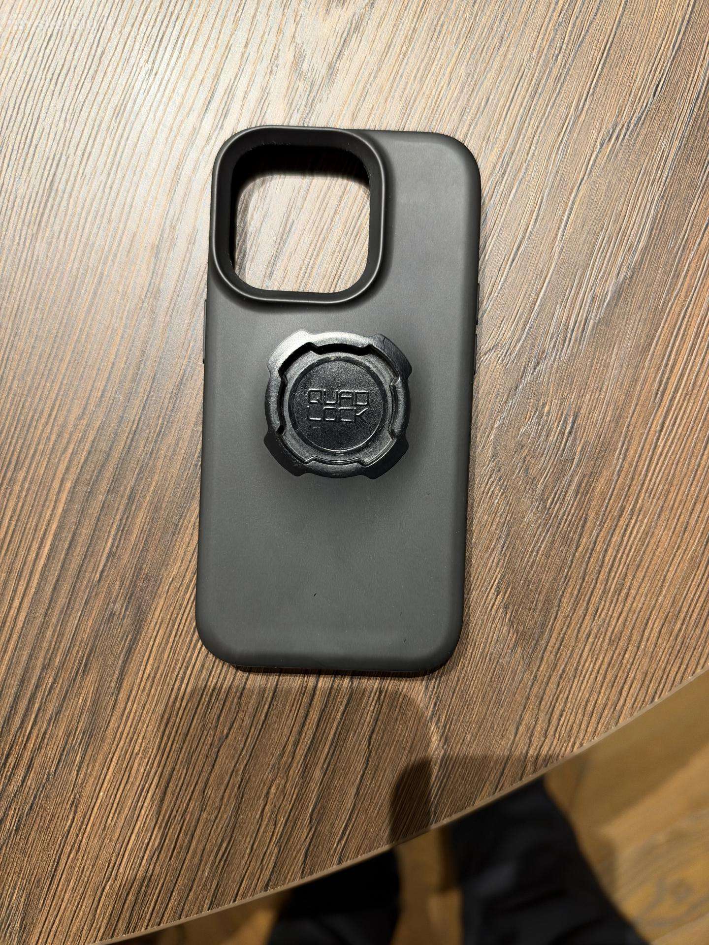 Quadlock iPhone 14 pro telefono dėklas