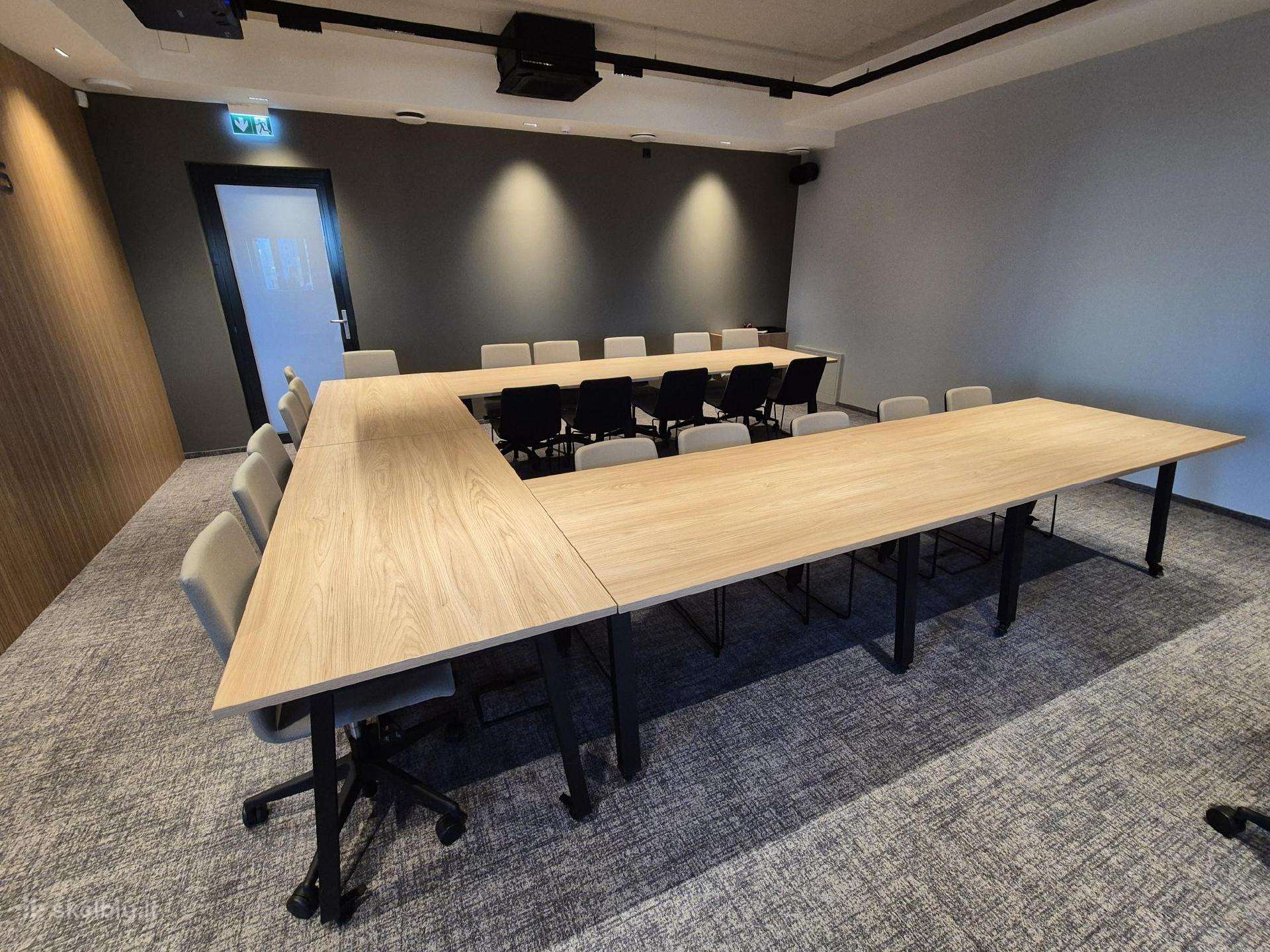 Konferenciniai - biuro stalai su ratukais, 4 vnt.