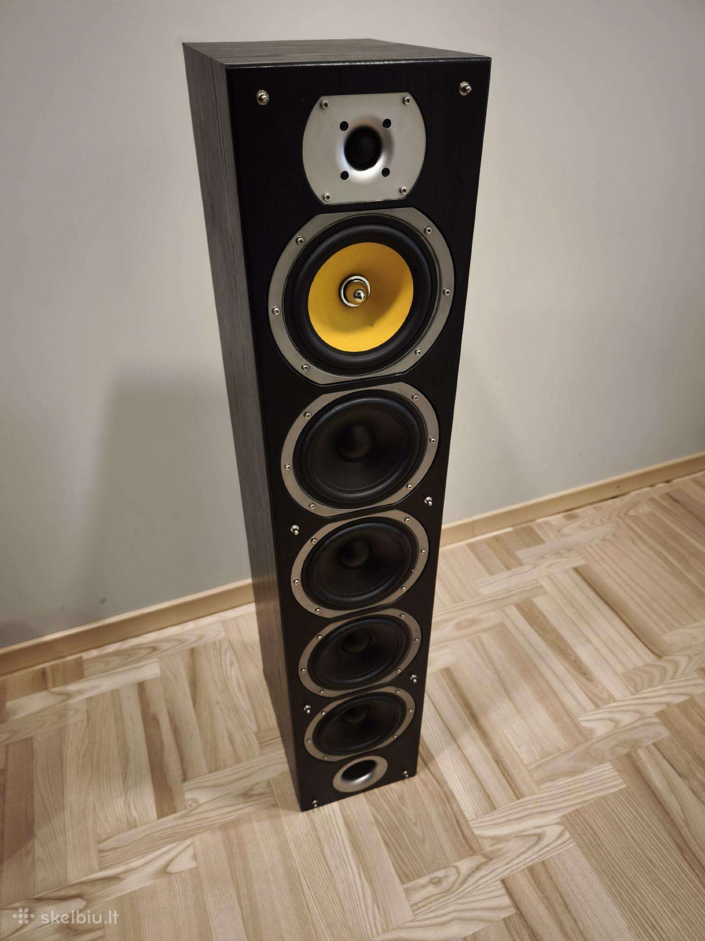 Bennett & Ross kolonėlė 200w 4 omai