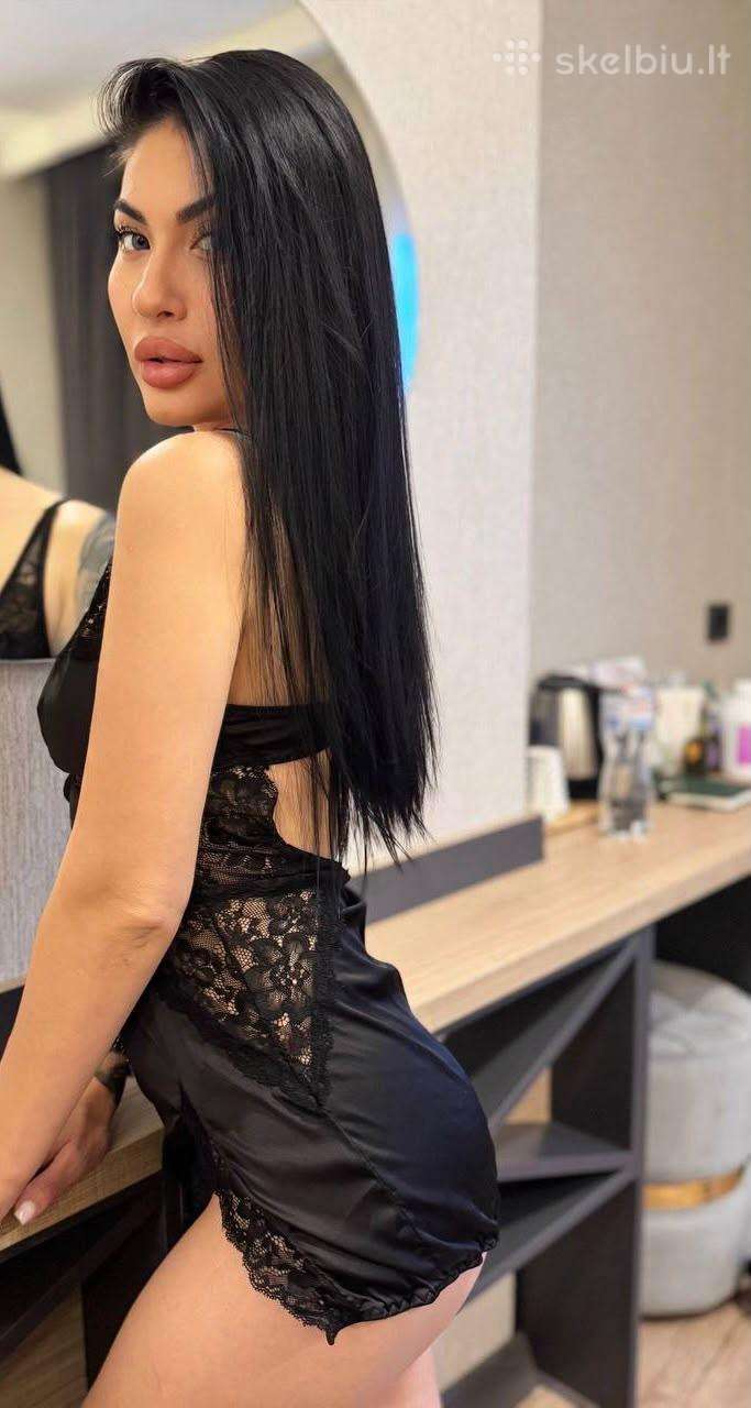 Горячая брюнеточка, котики жду встречи