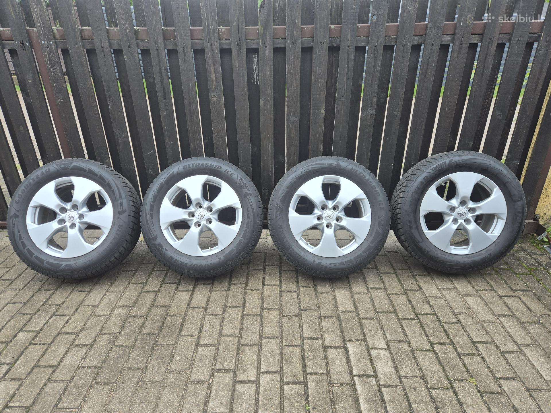 Parduodami Rav4 ratlankiai su padangimis