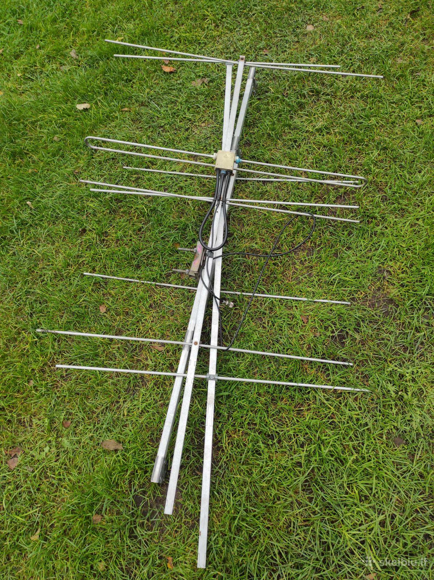Radio antena
