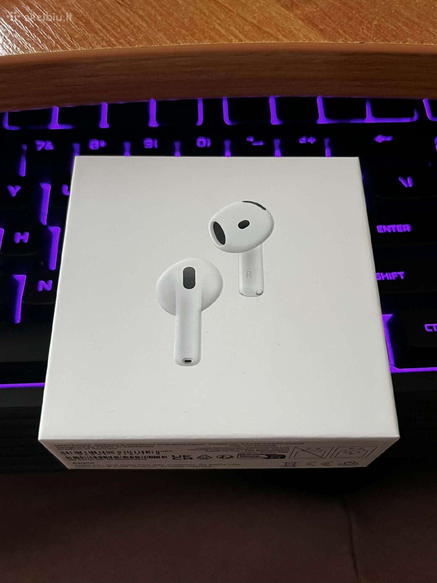Airpods 5 (wireless charging case)