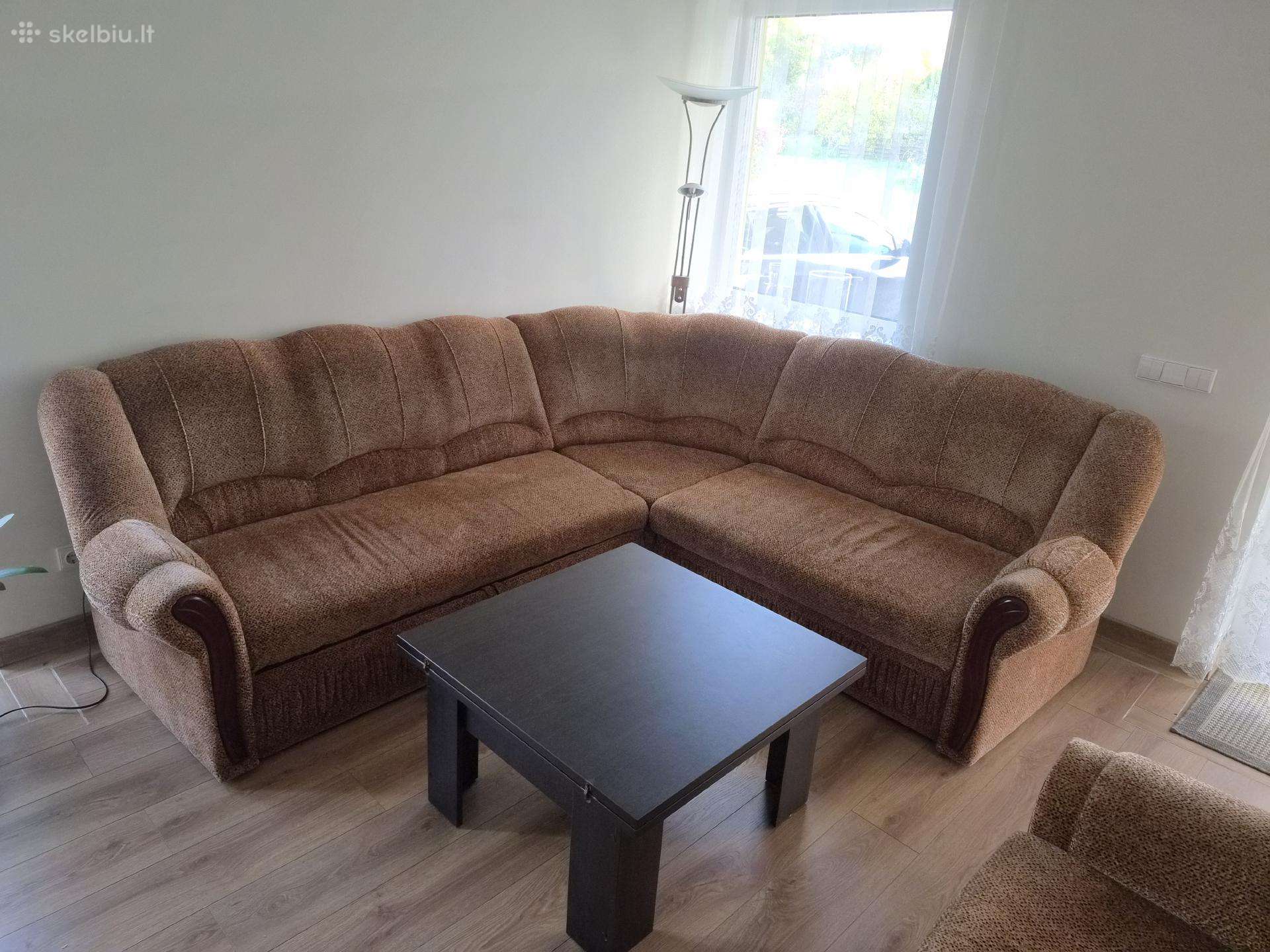 Dovanoju kampa su pufu ir staliuku,už viskio litr
