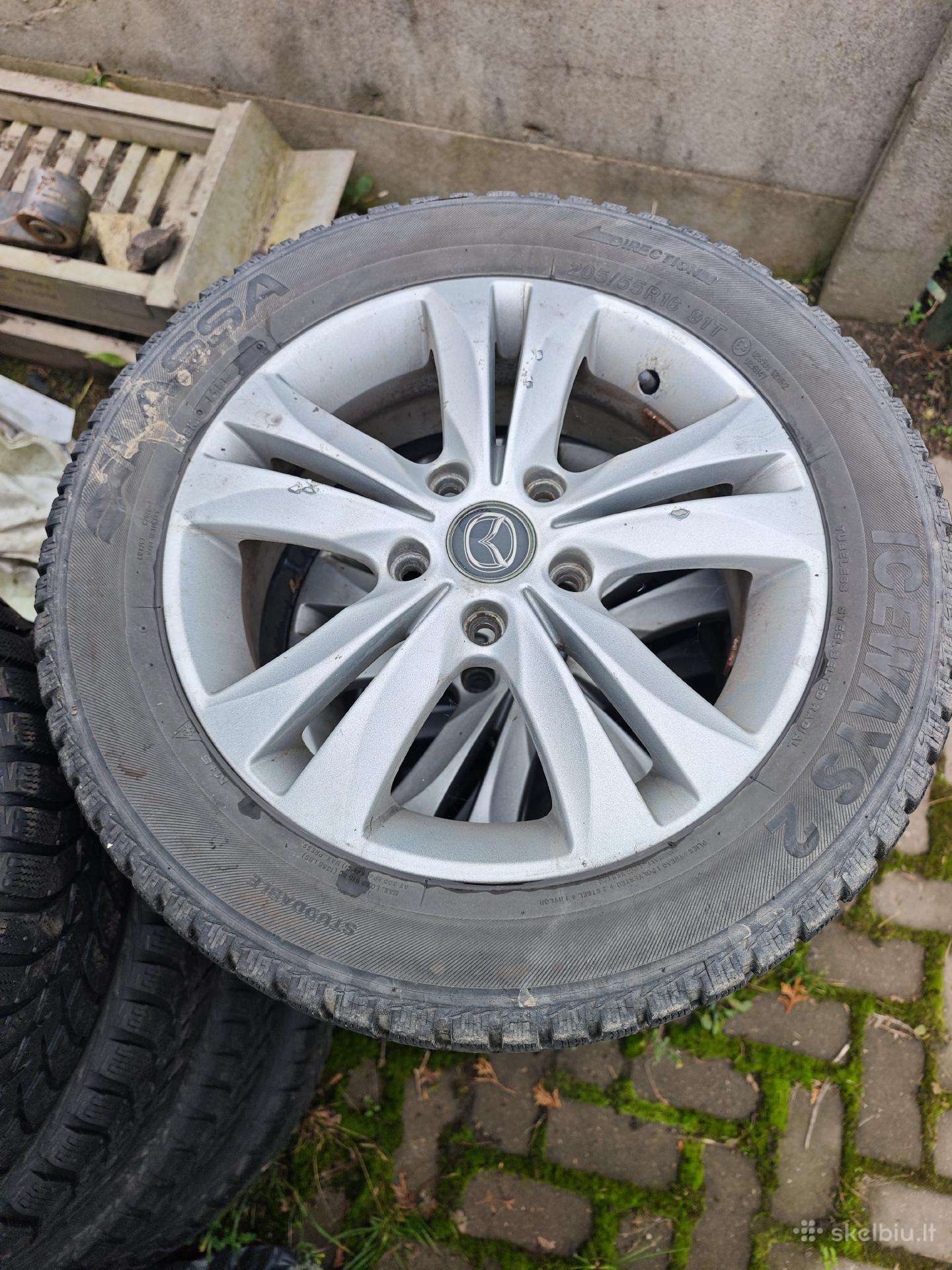Mazda žieminės padangos su ratlankiais 120€ kompl
