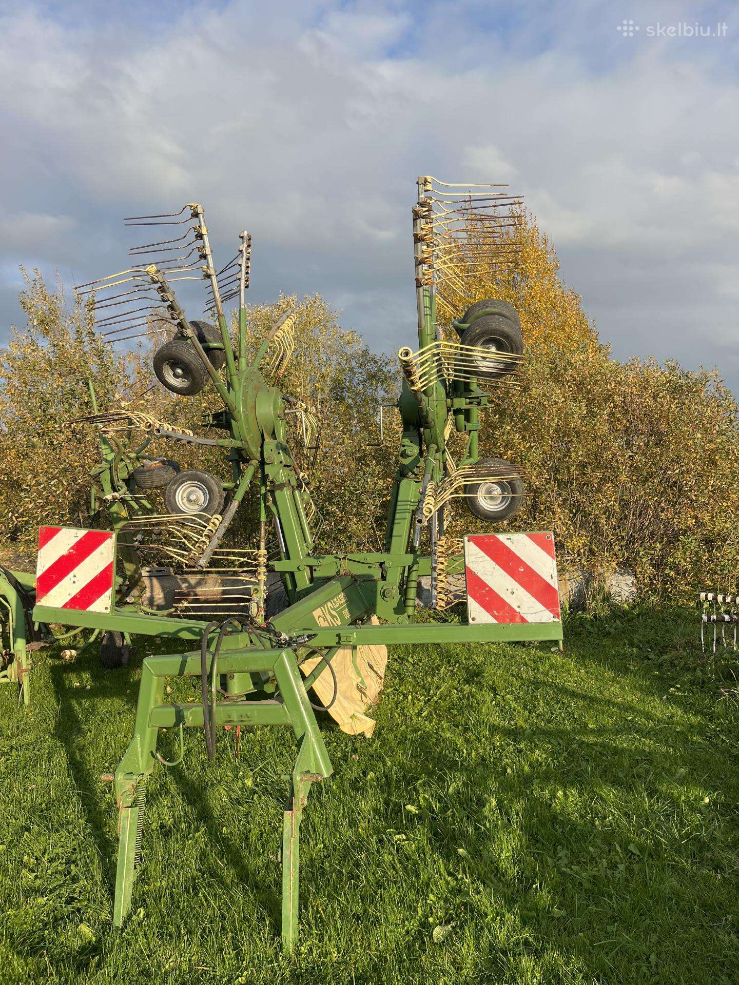 Kuhn ir krone greblys ir vartytuvas