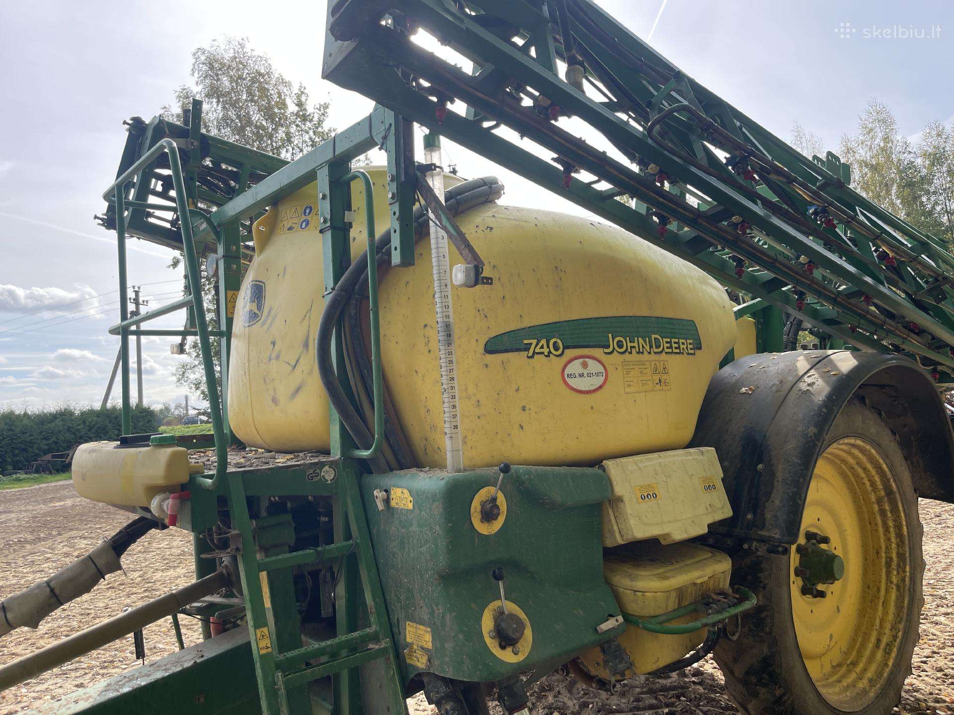 Parduodu John Deere 740 purkštuvas – 28 m, 4000