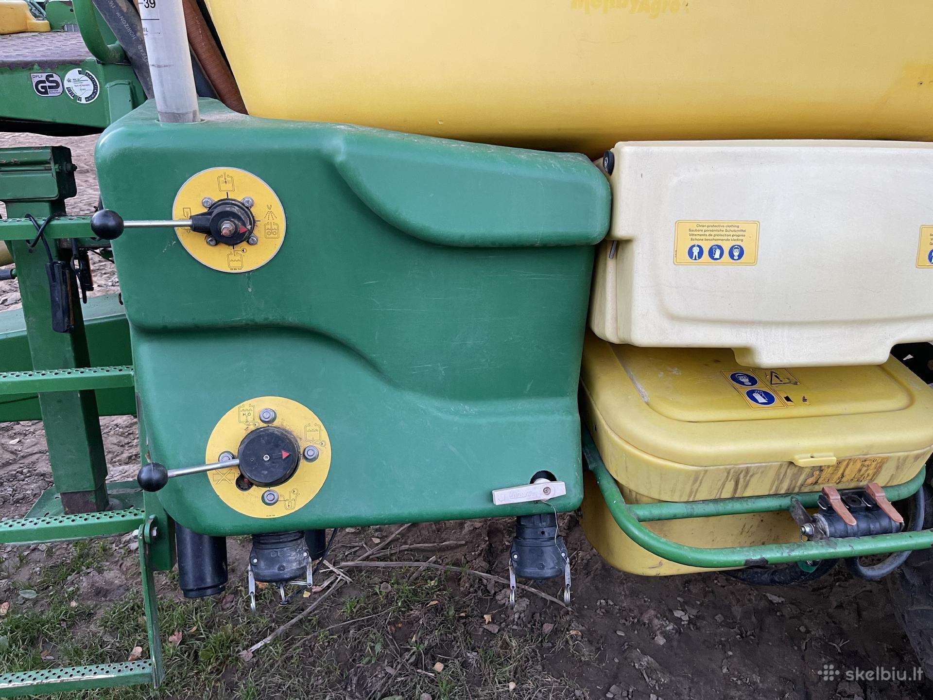 John Deere 740, purkštuvai