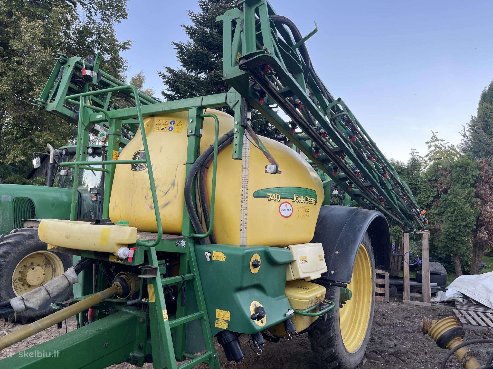 John Deere 740, purkštuvai