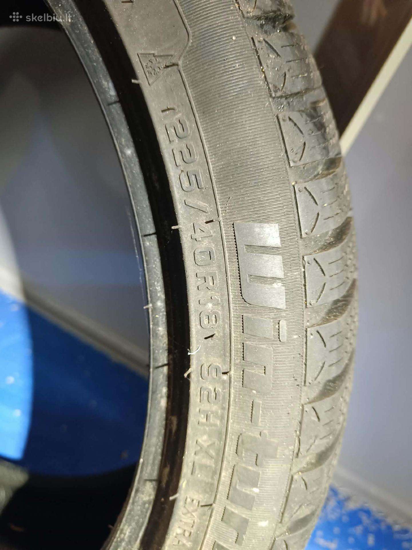 Parduodamos apynaujės žieminės padangos 225/40 r18