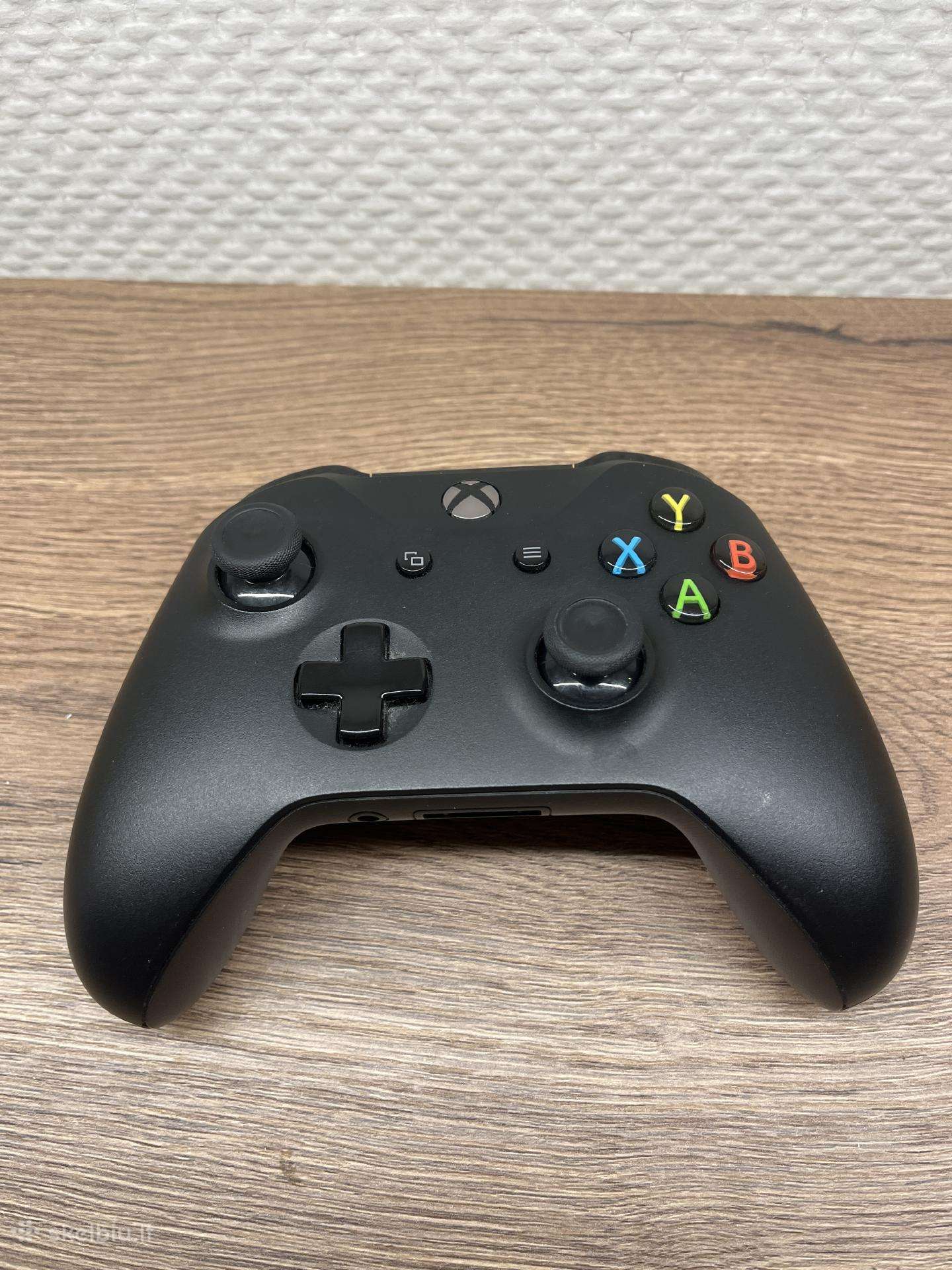 Xbox One Wireless pultelis