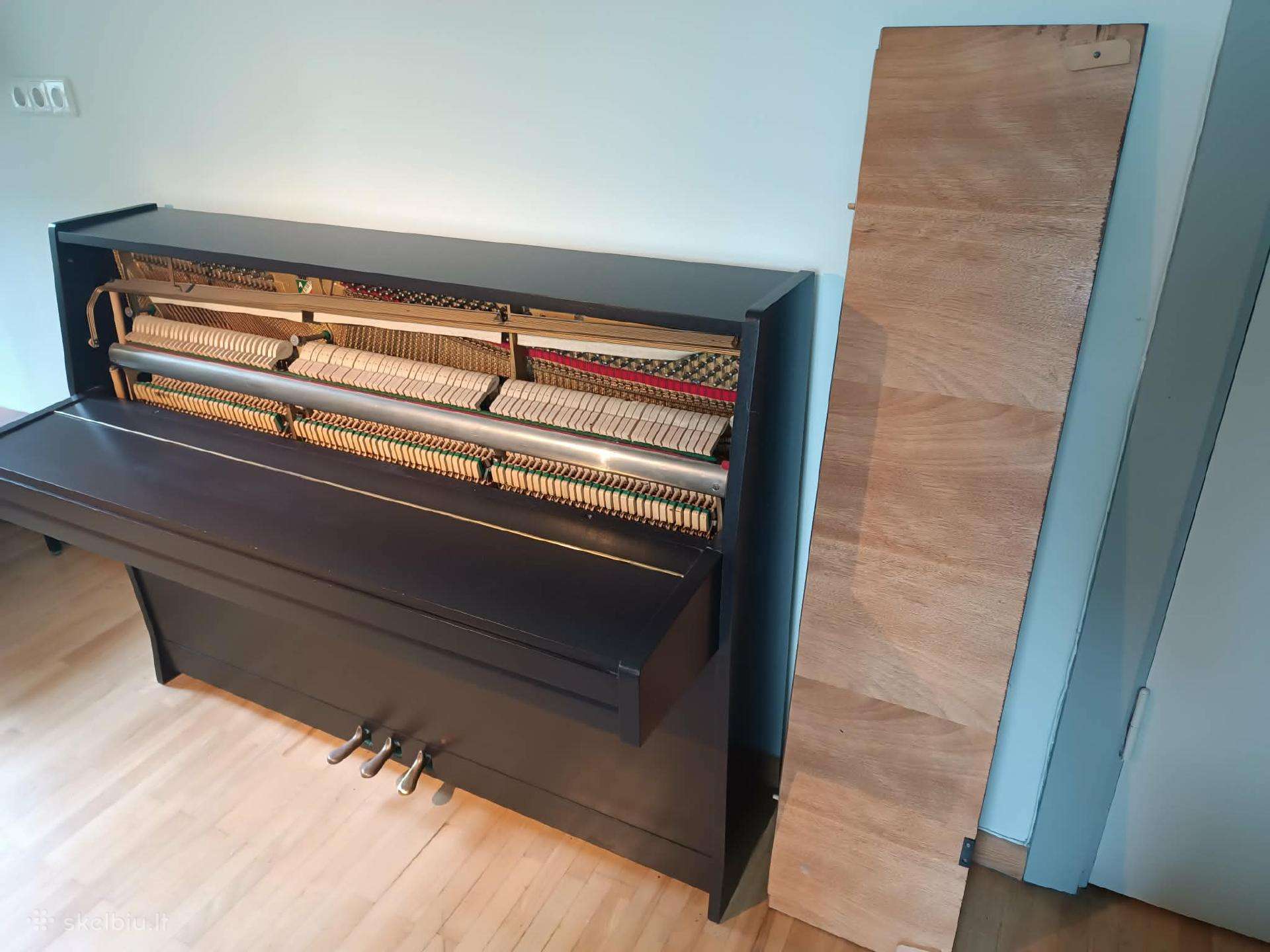 Pianinas Petrof