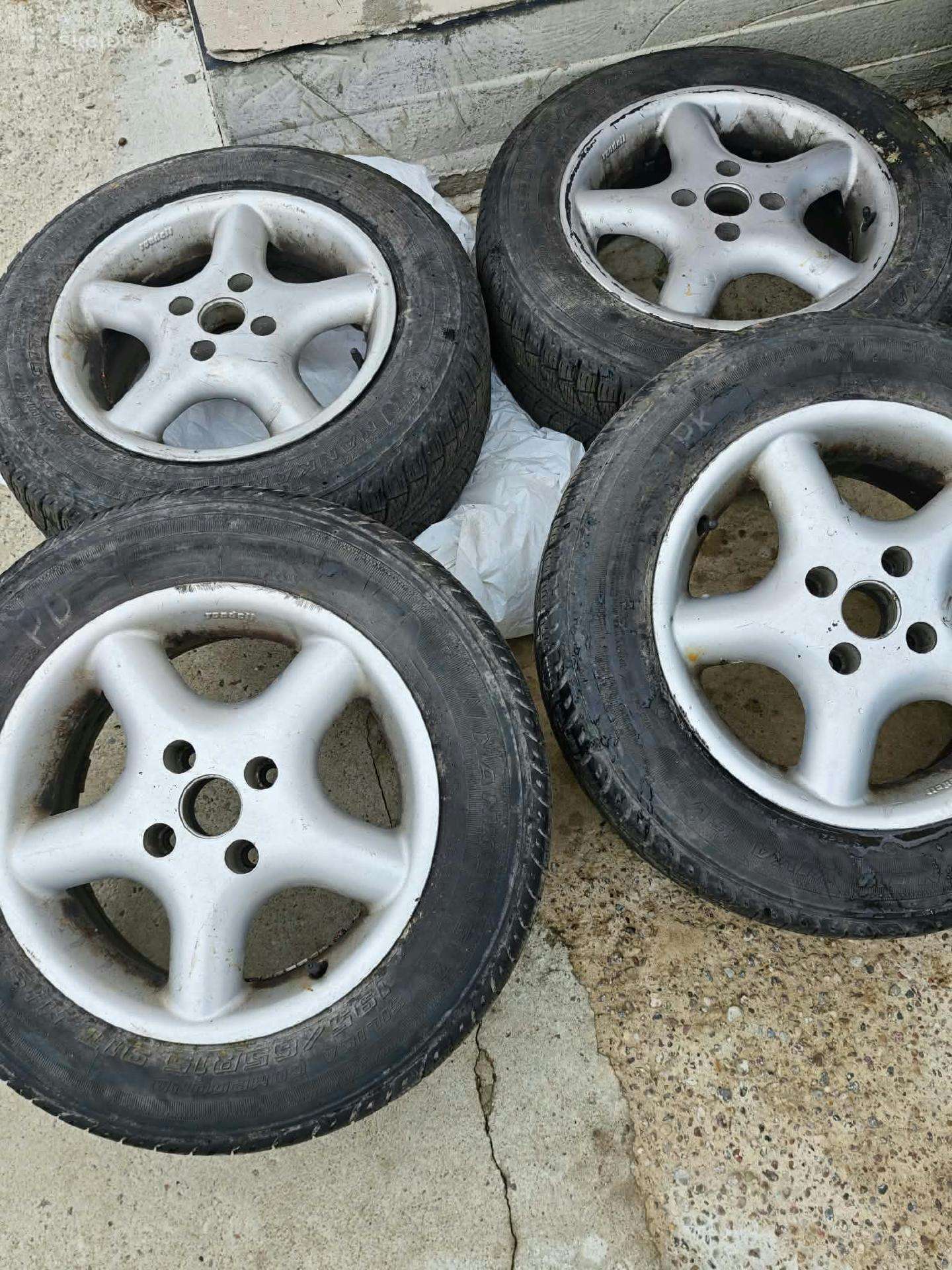 Ratlankiai su padangomis 195/65 R15 91t Audi 80