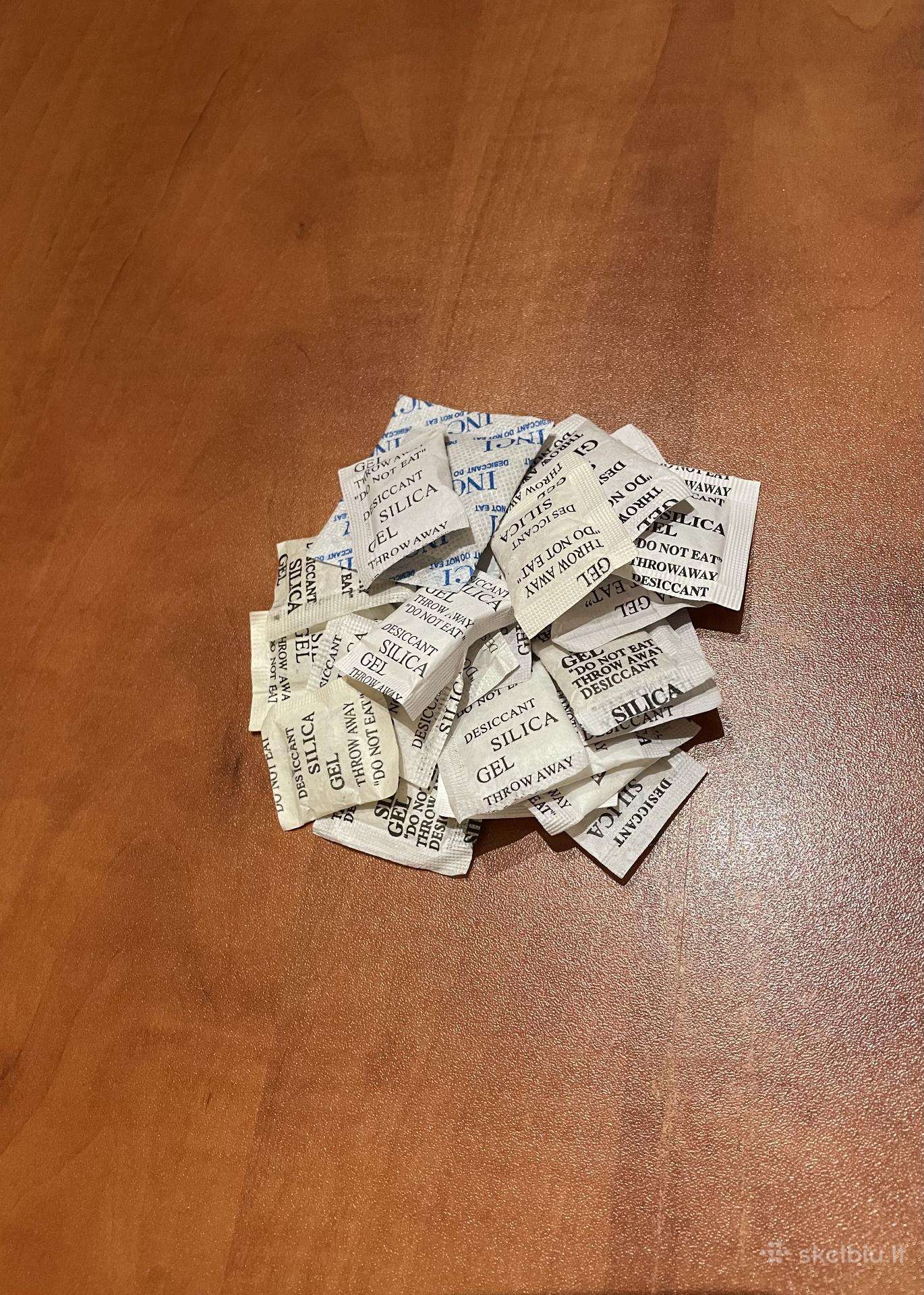 Silica gel nuo automobilio langų rasojimo