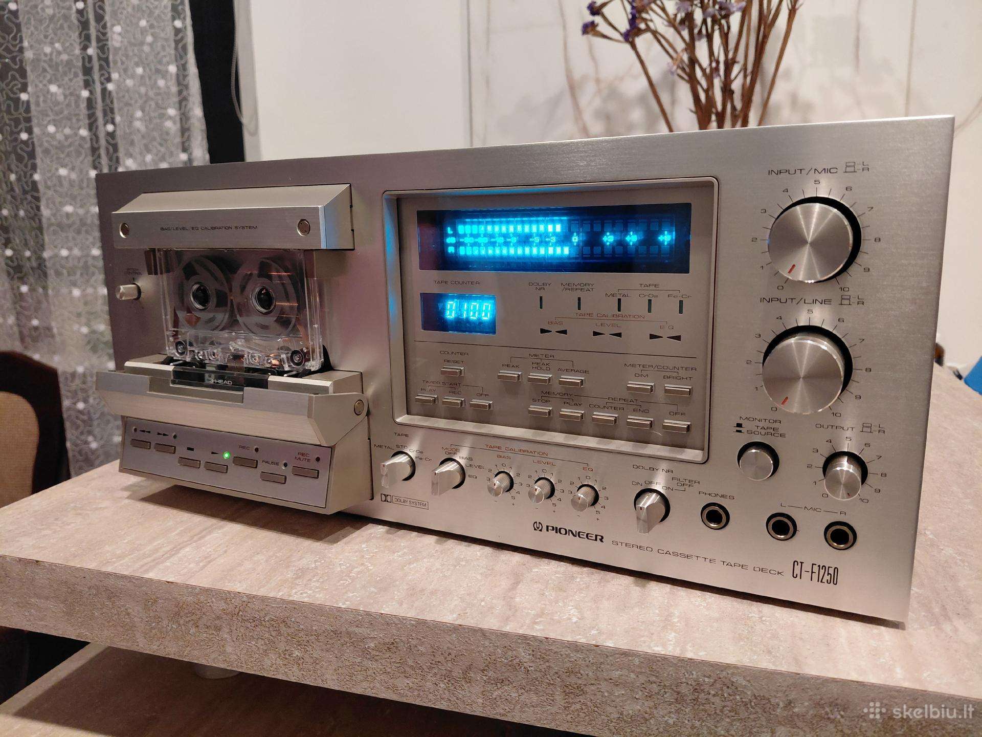 Parduodu kolekcinio stovio Pioneer Ct-f 1250