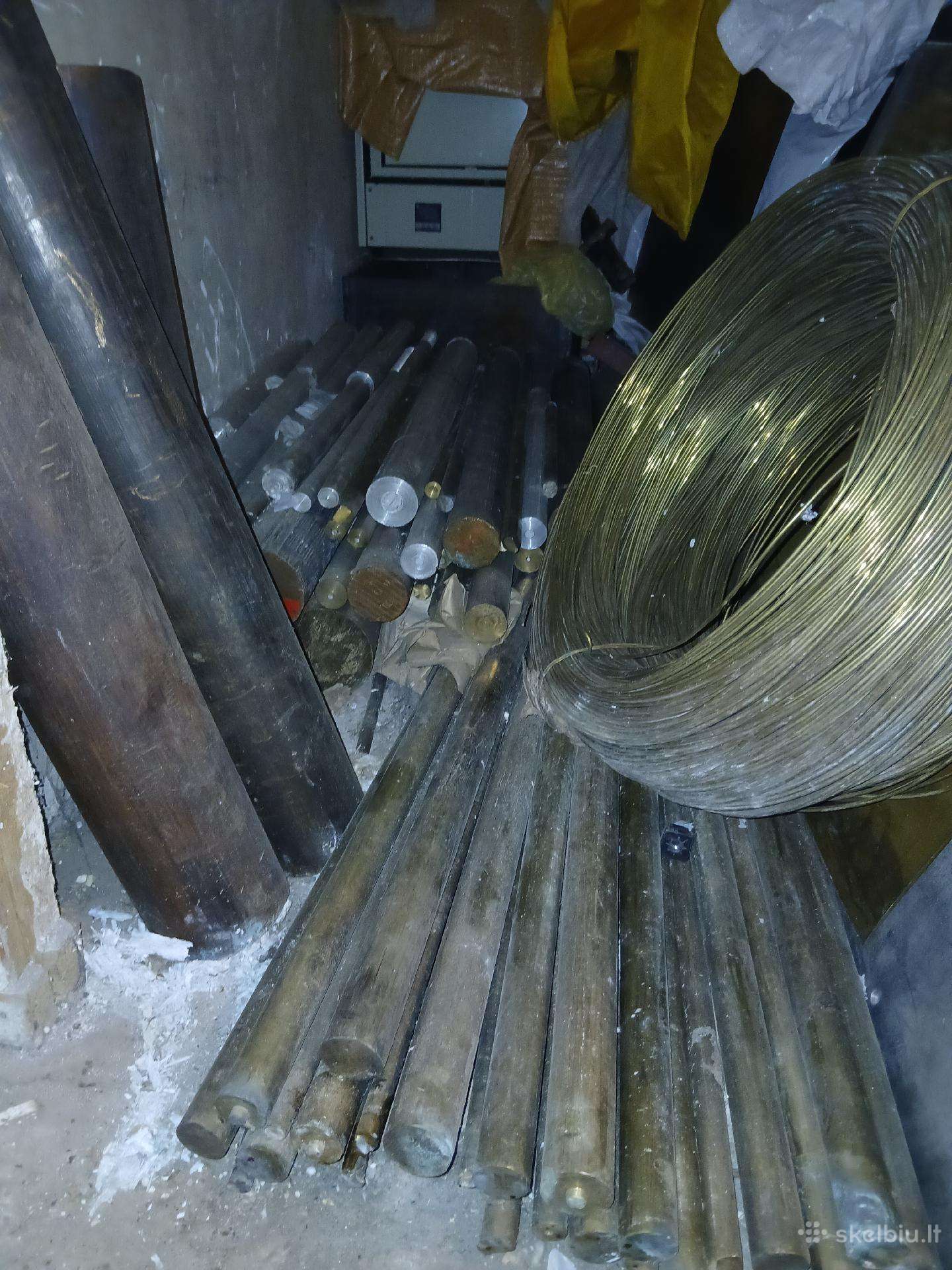 Parduodu spalvotą metalą