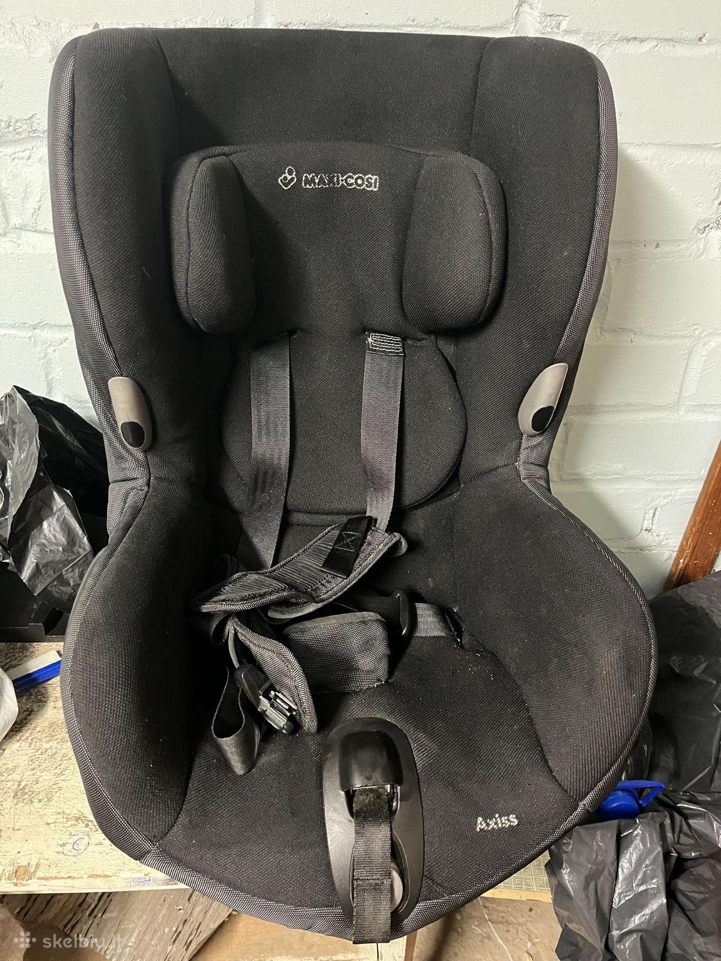 Parduodu automobilinę kėdutę Maxi Cosi