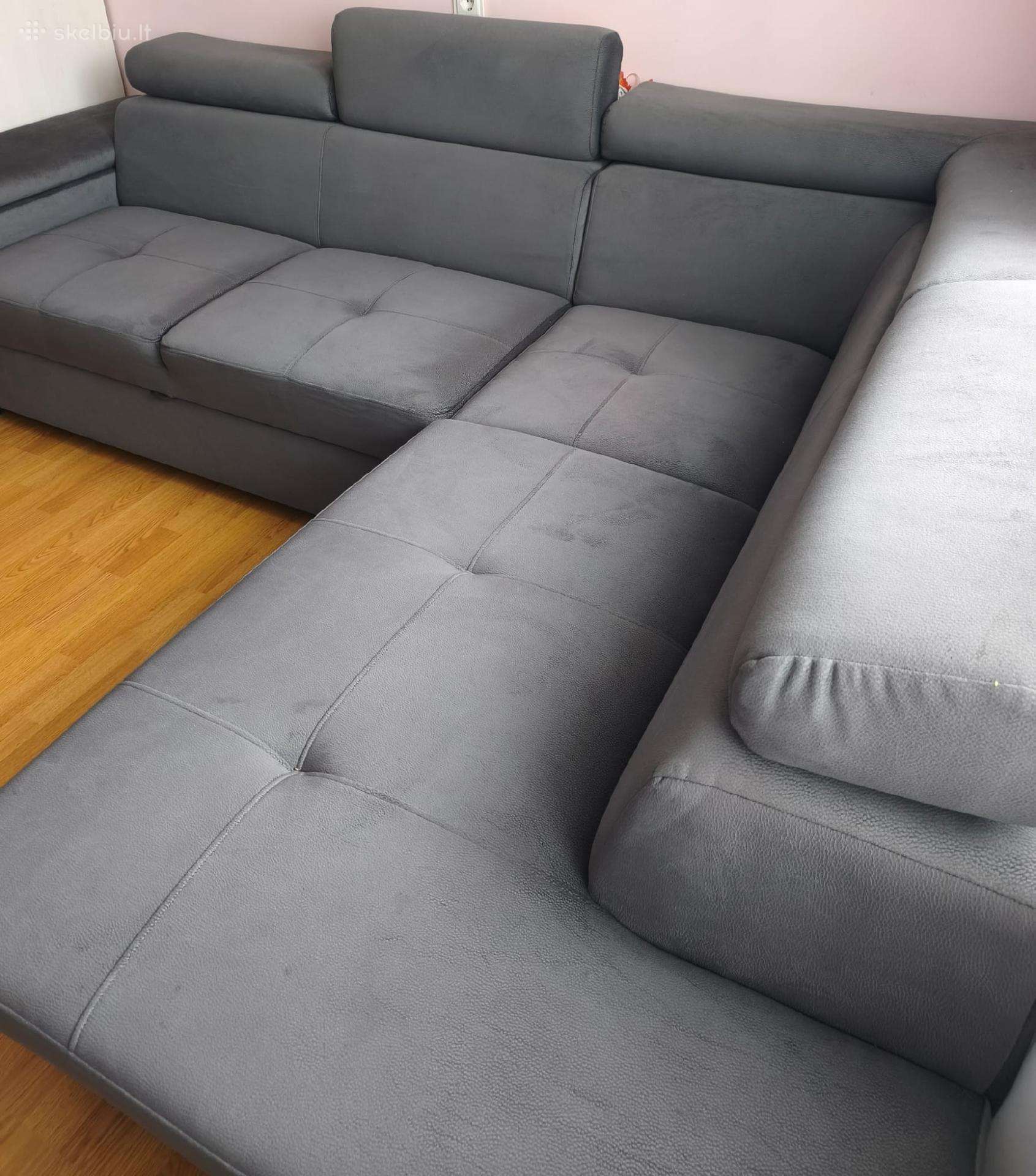 Kampinė sofa. Stovis geras, mažai naudota.500 eu