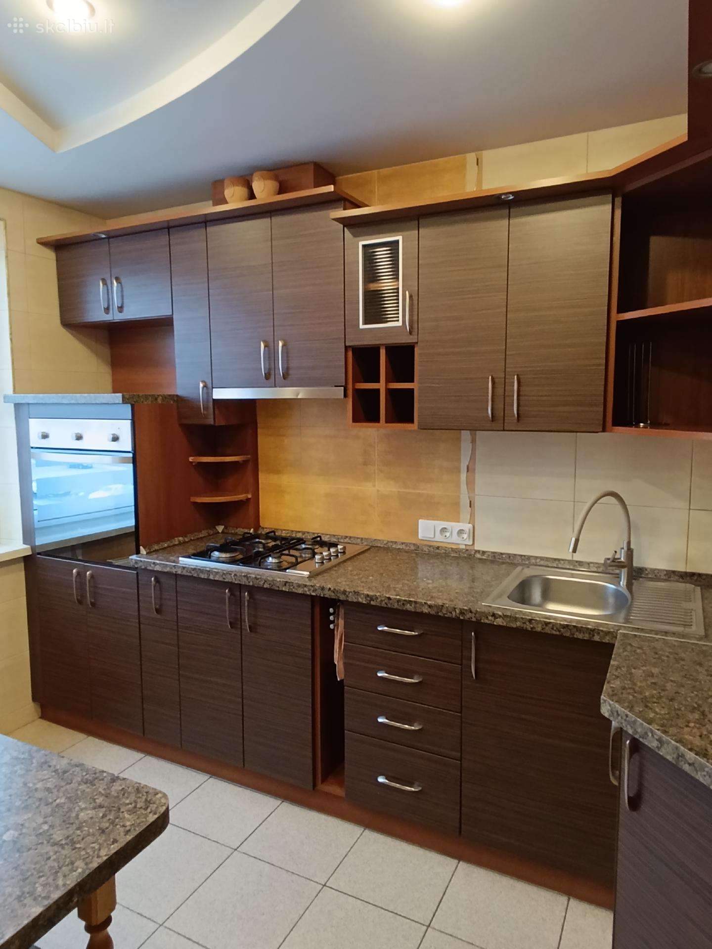 Išnuomojamas vieno kambario su balkonu 37m² butas