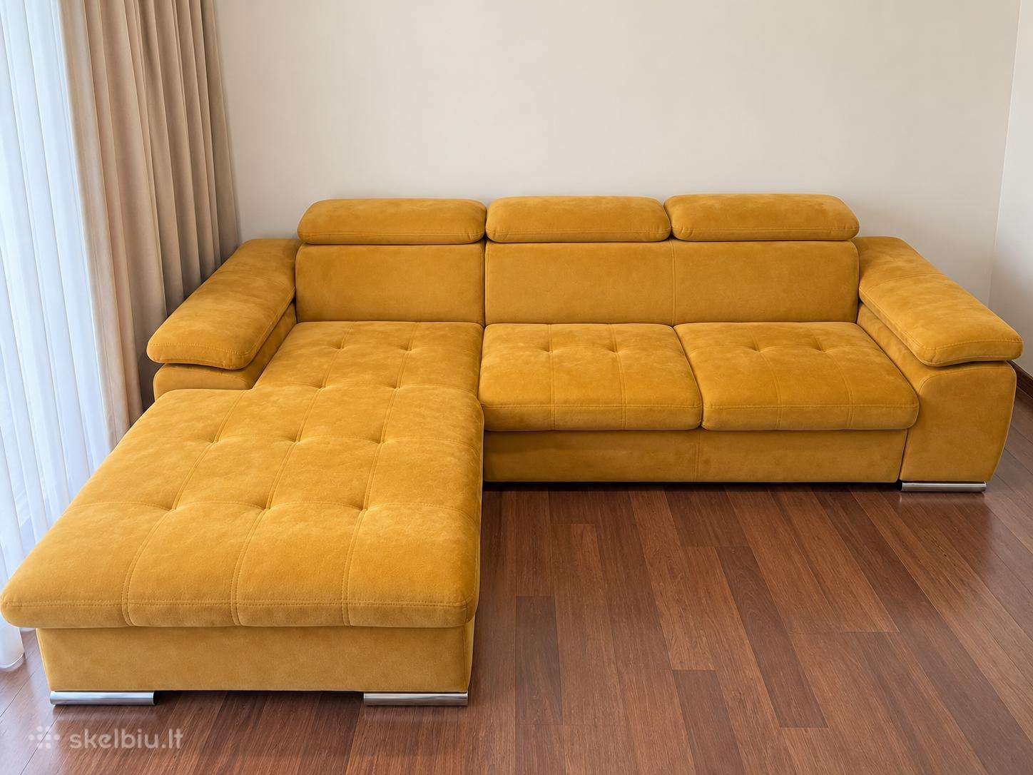 Sofa su miegama funkcija