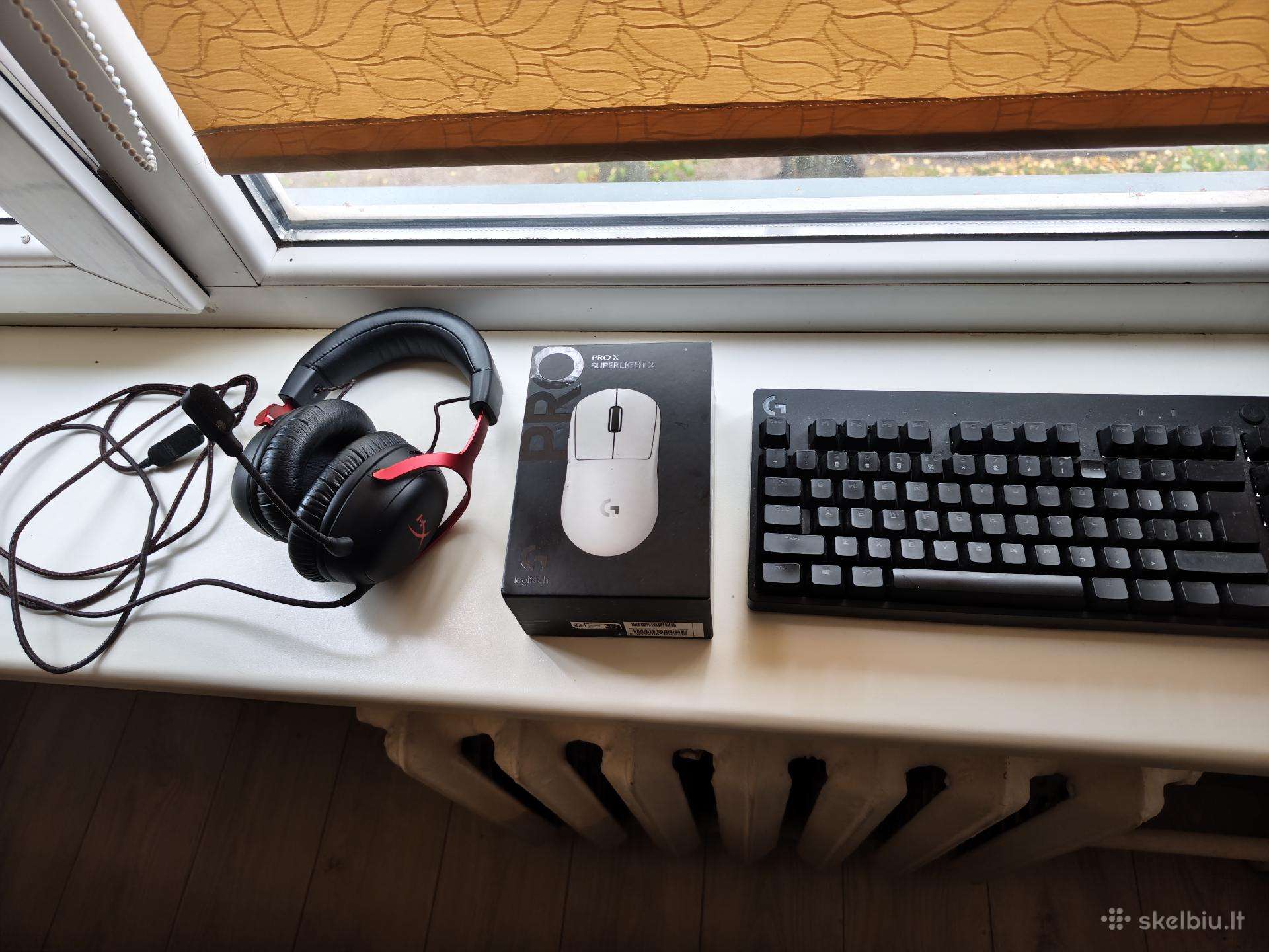 Superlight 2, hyperx cloud 3 , logitech g pro