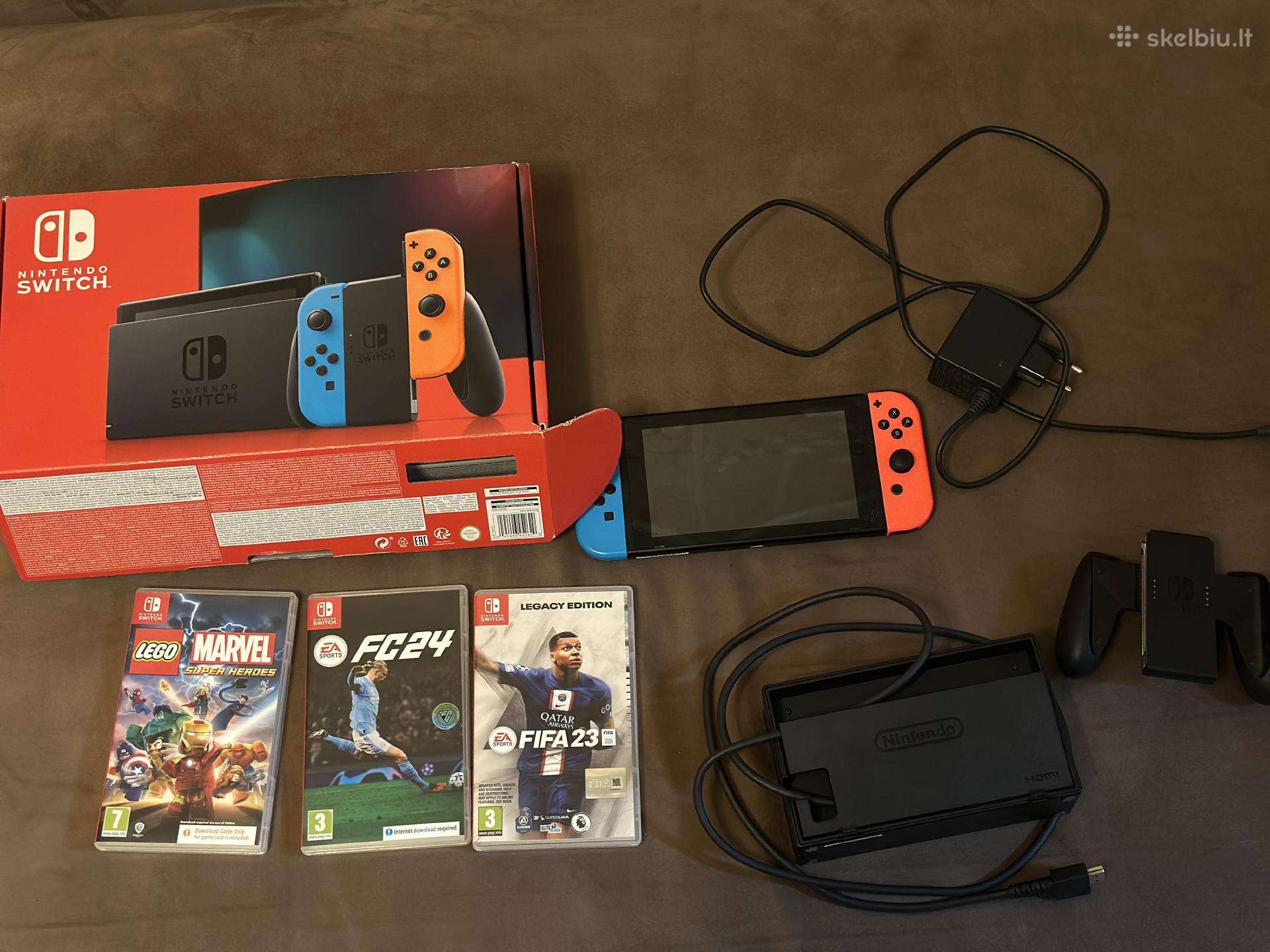 Parduodu Nintendo Switch su 3 žaidimais – 170 €