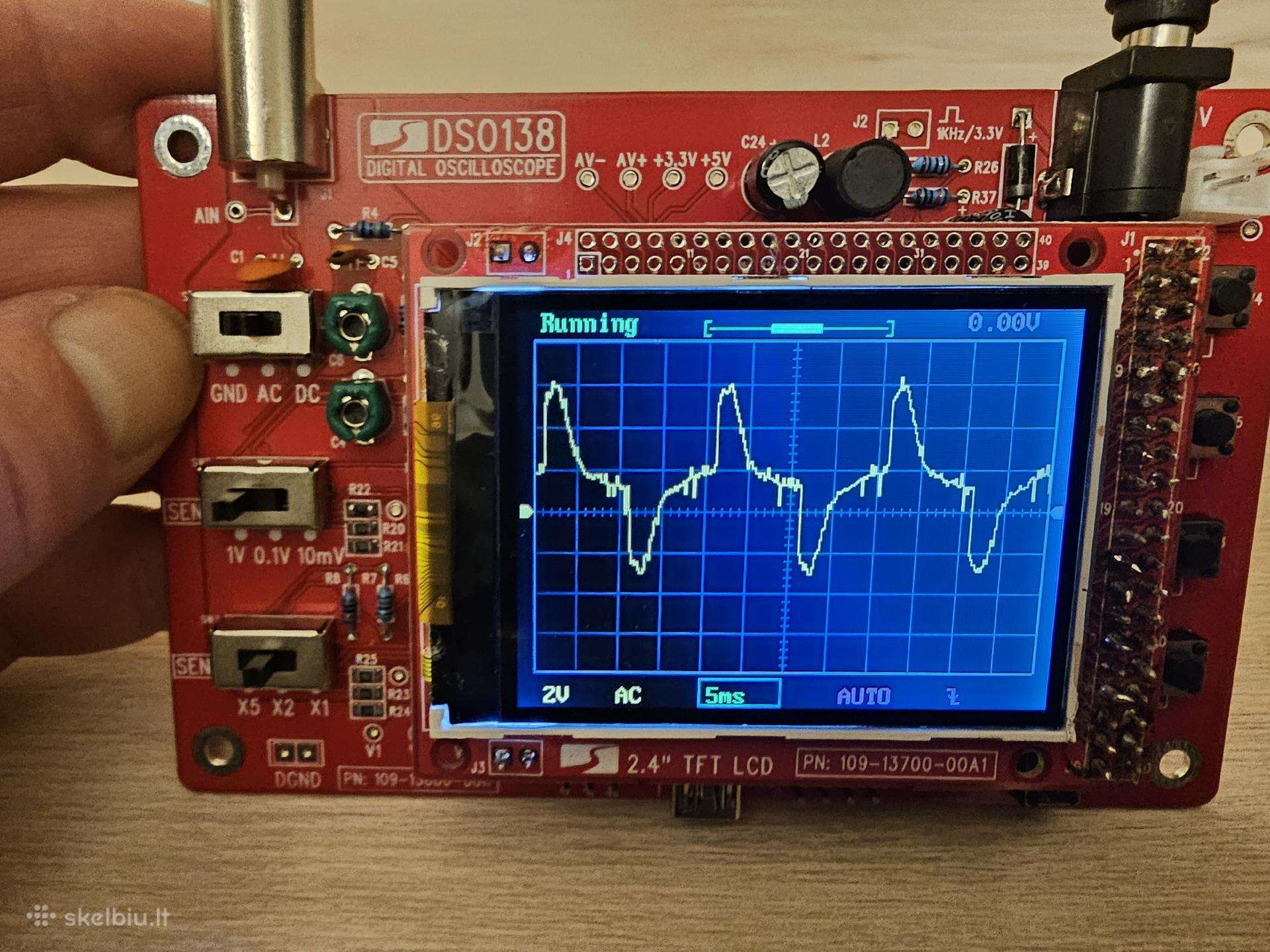 Osciloskopas ir korpusas Diy