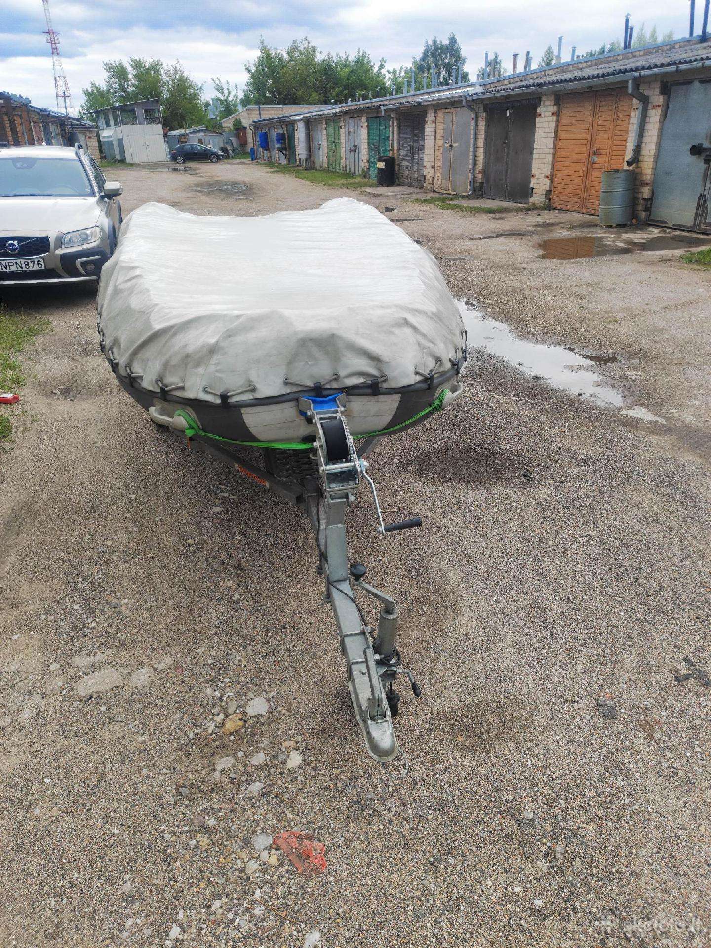 Parduodama Pvc Valtis Bush Cayman su Priekaba