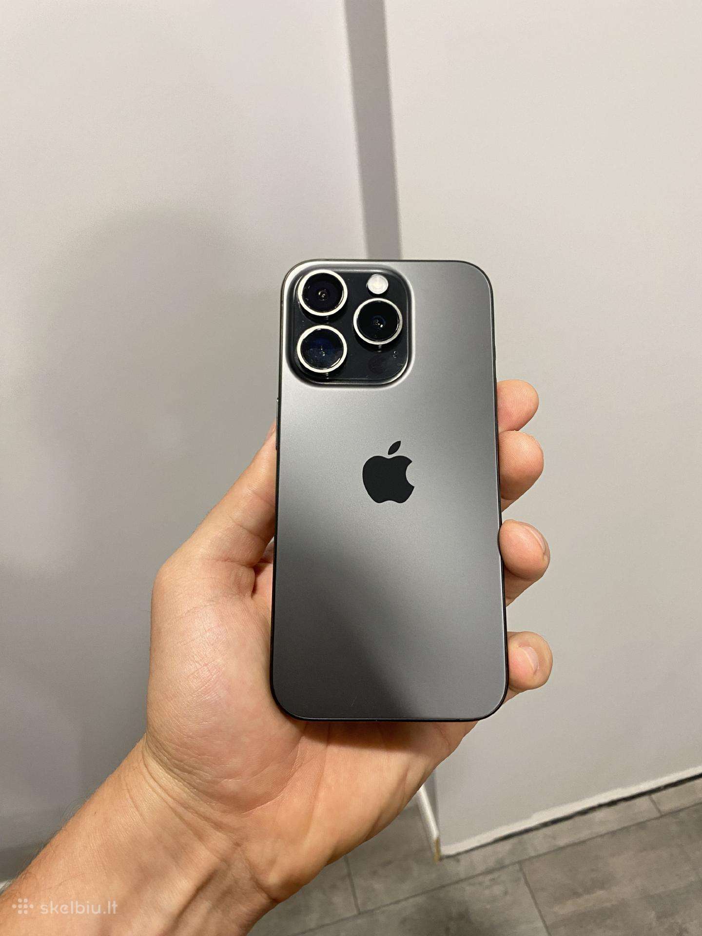iPhone 15 pro 128gb