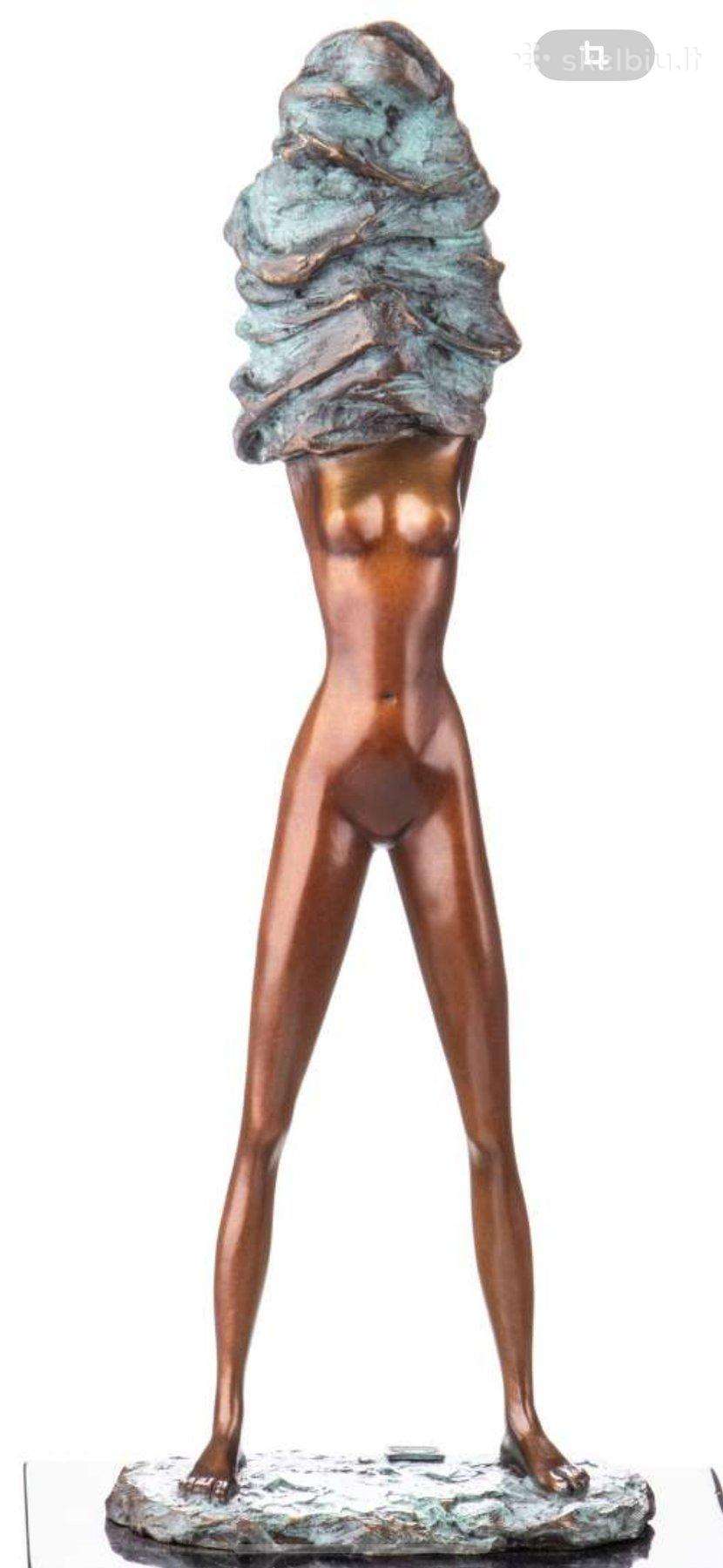 Moters figūra su žalia patina, 36 cm
